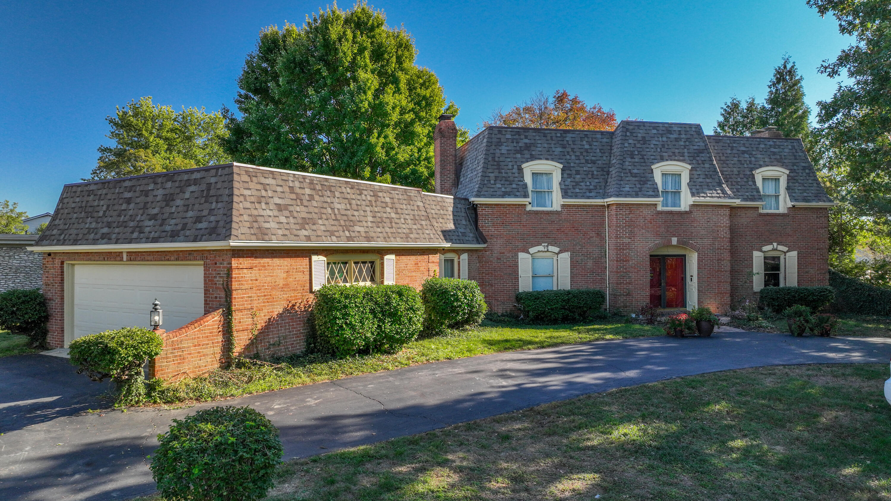 972 Edgewater Drive Property Photo 4
