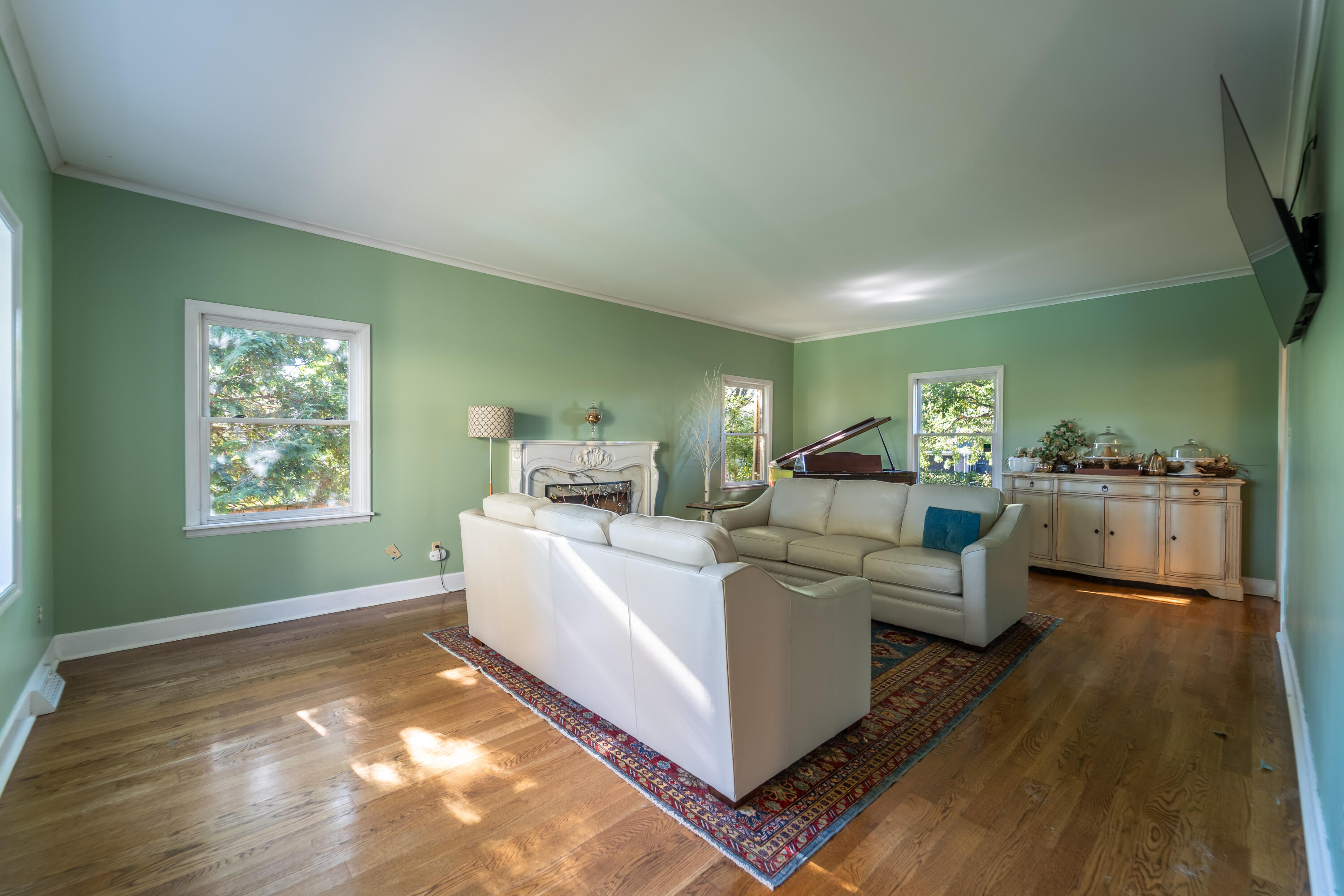 972 Edgewater Drive Property Photo 11