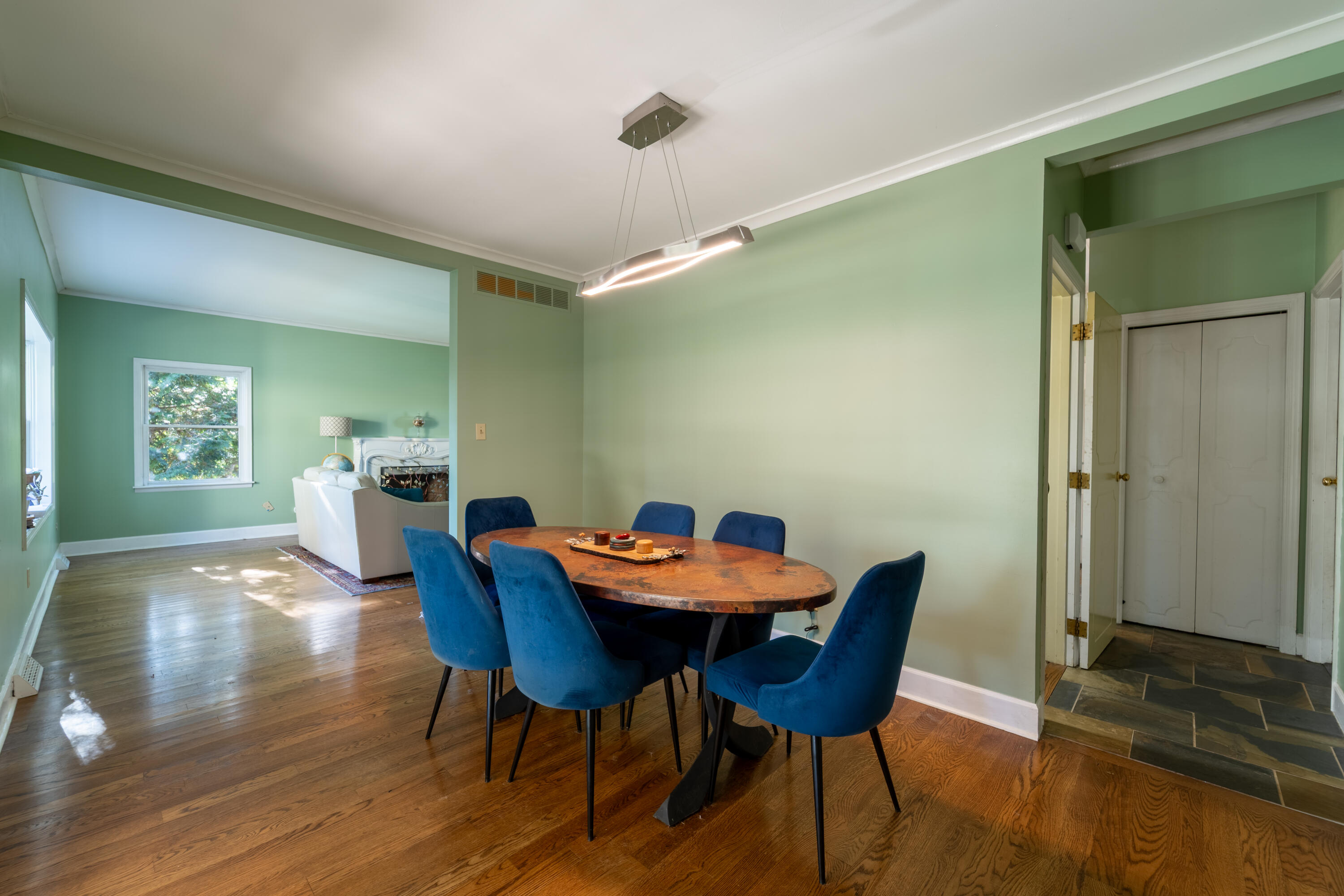 972 Edgewater Drive Property Photo 13