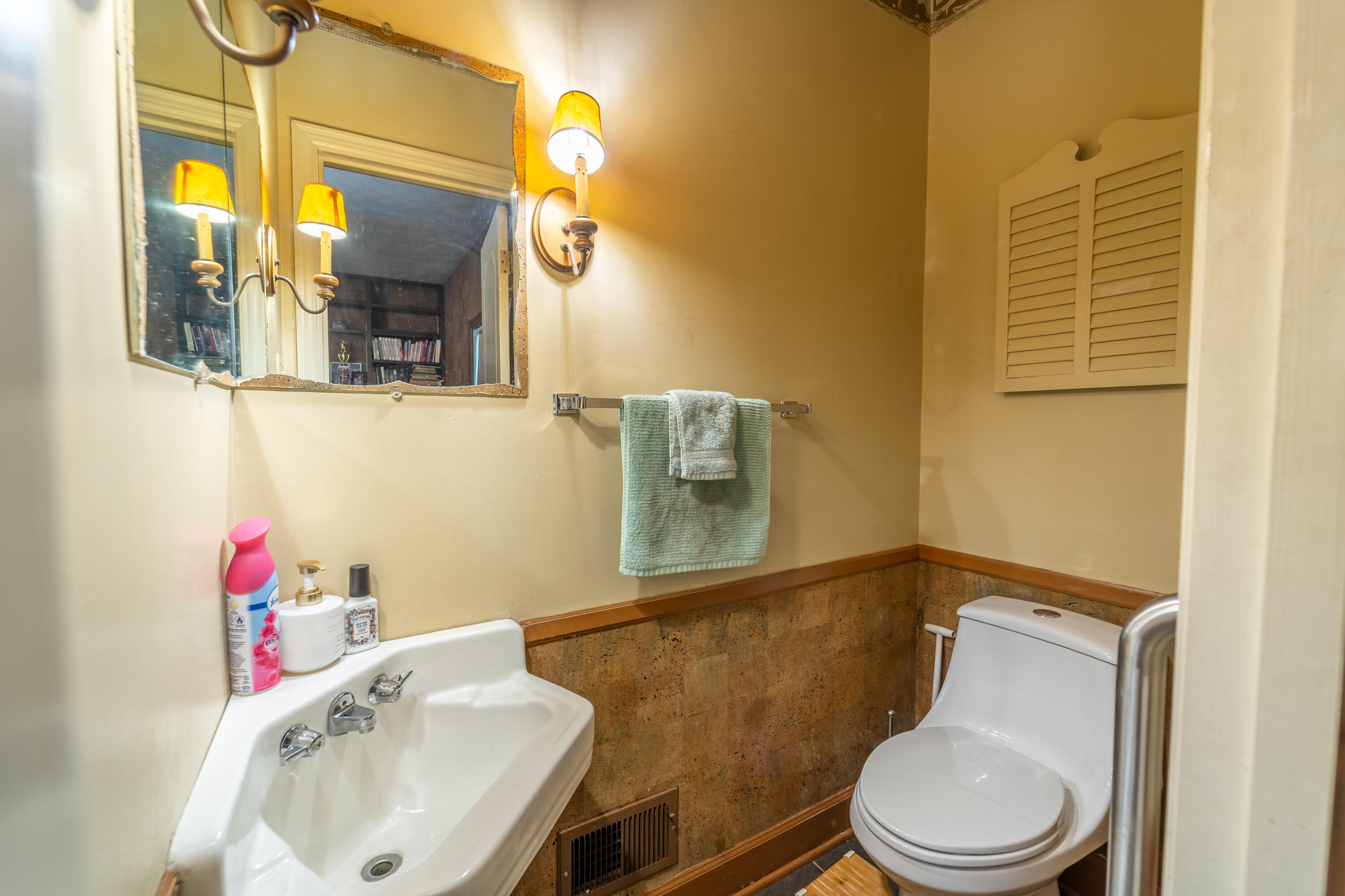 972 Edgewater Drive Property Photo 21