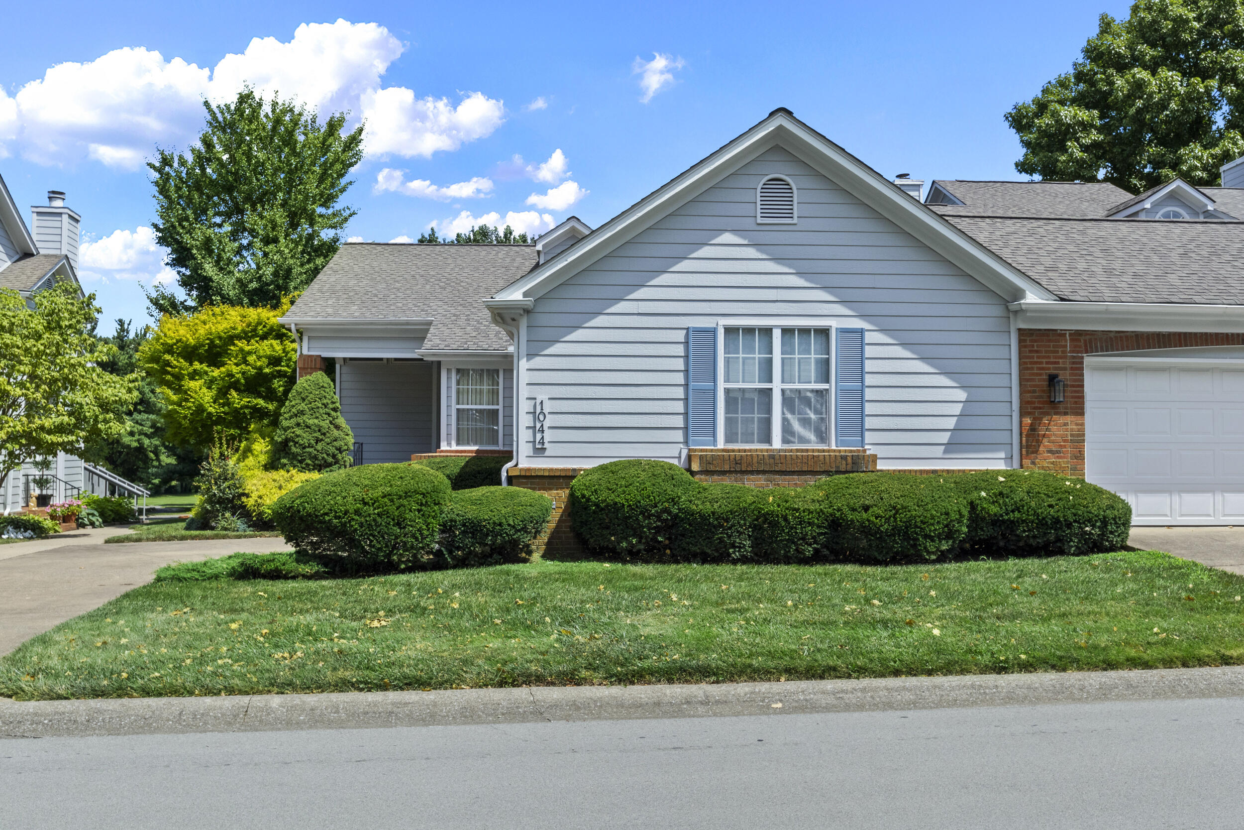 1044 Griffin Gate Drive Property Photo 2