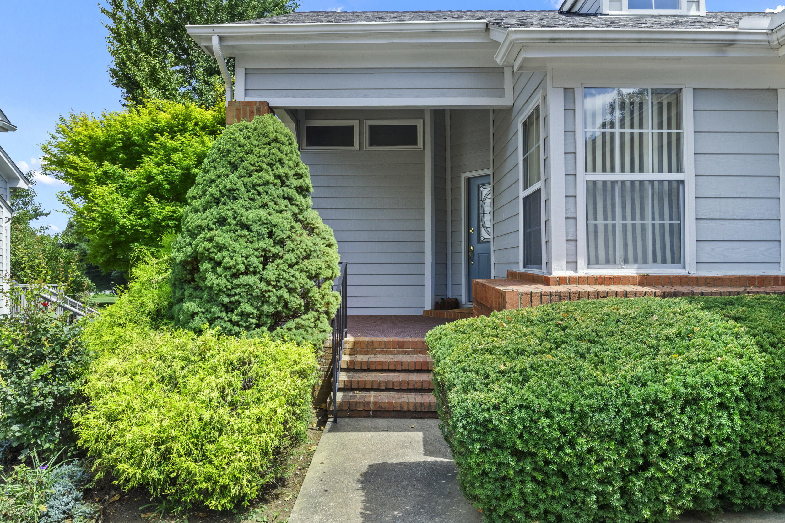 1044 Griffin Gate Drive Property Photo 3