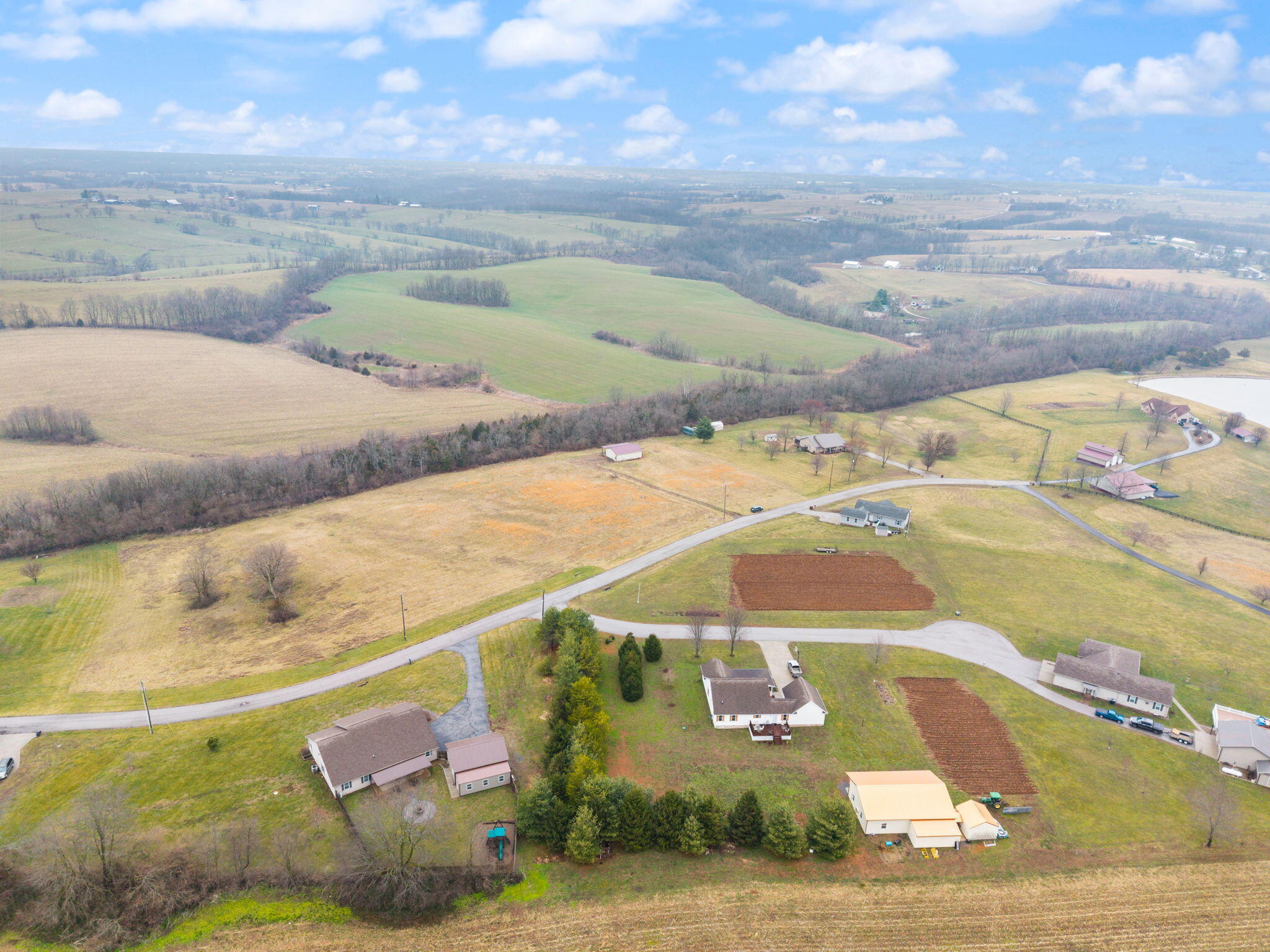 433 Lake View Road Property Photo 33