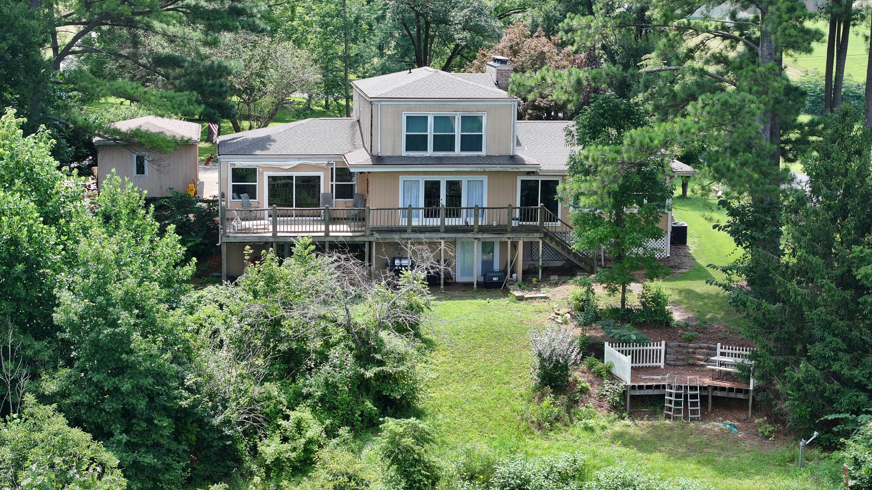 202 Peaceful Cove Lane Property Photo 10