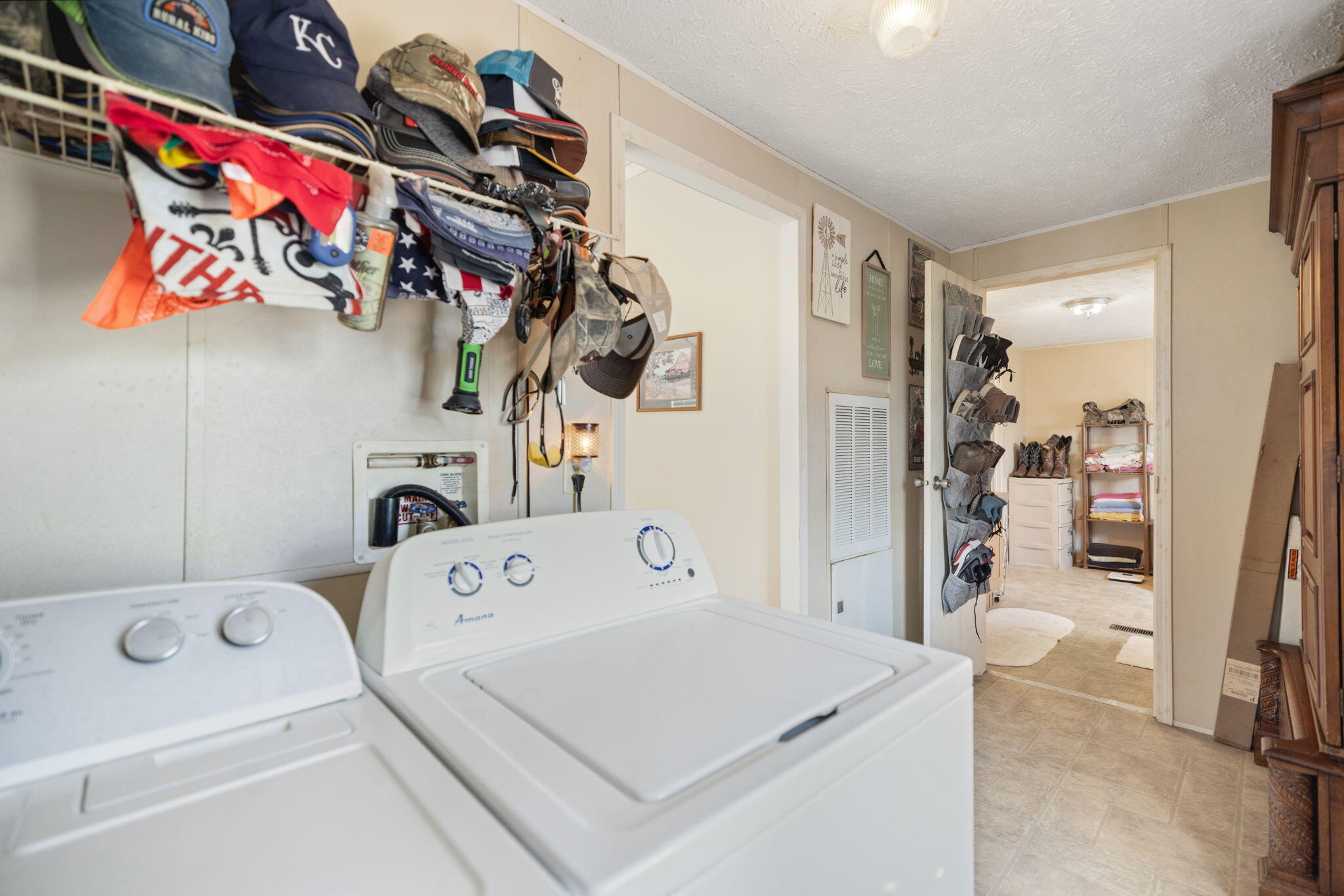 26019877 Property Photo 25