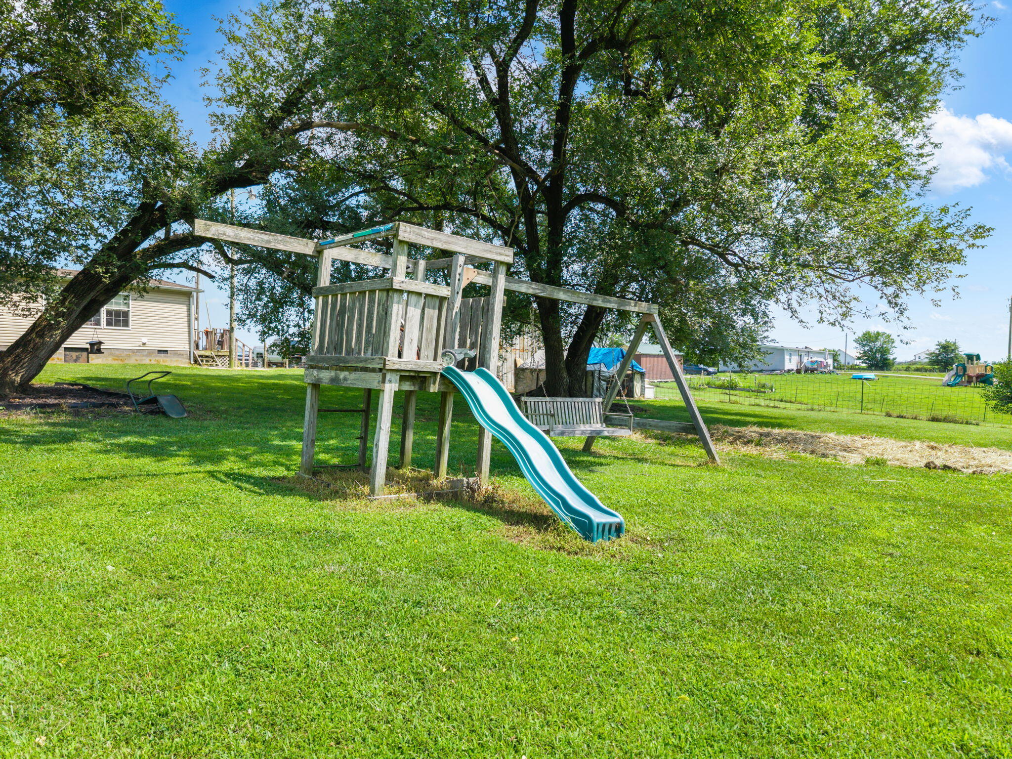 26019877 Property Photo 37