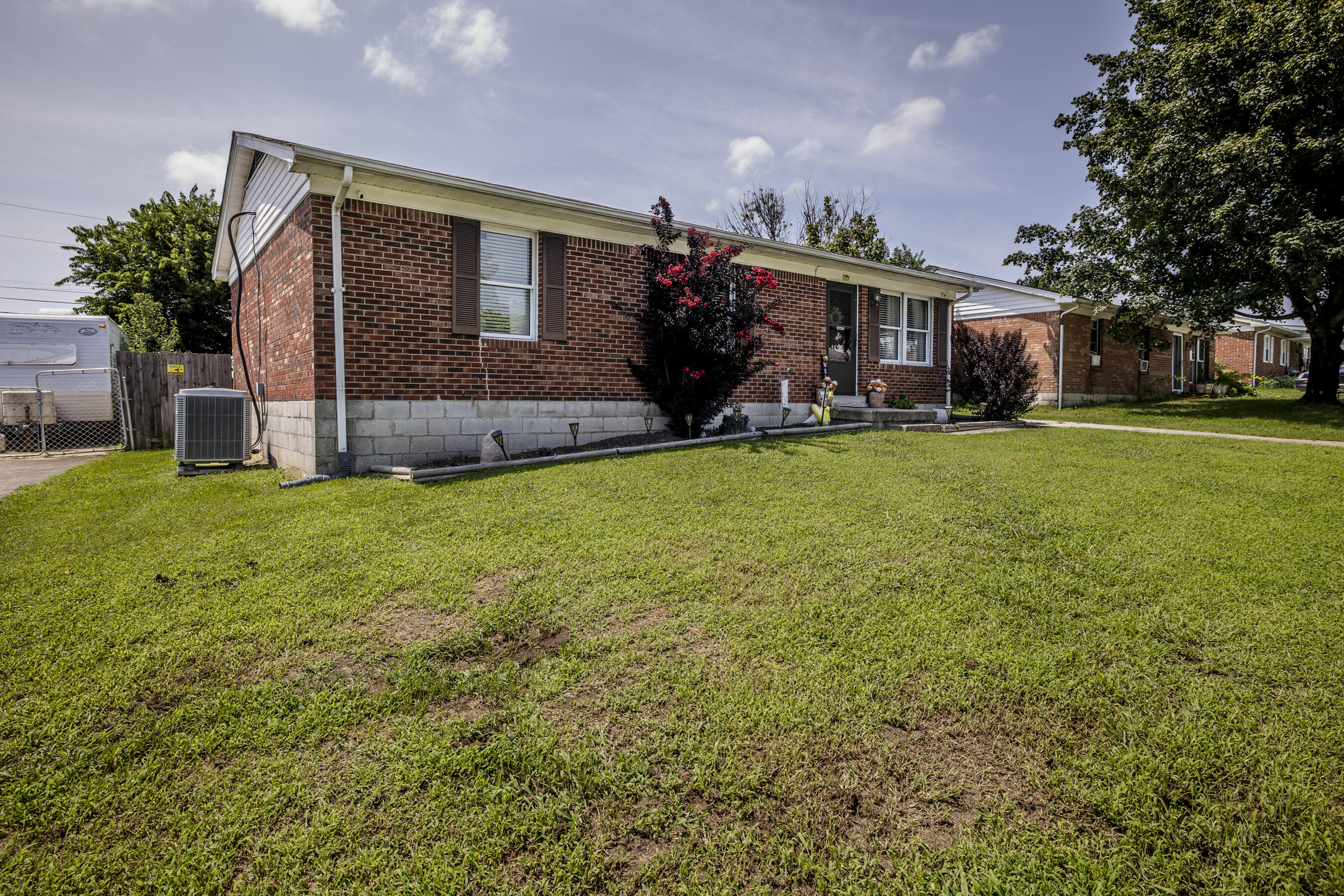 507 Foxwood Drive Property Photo 2