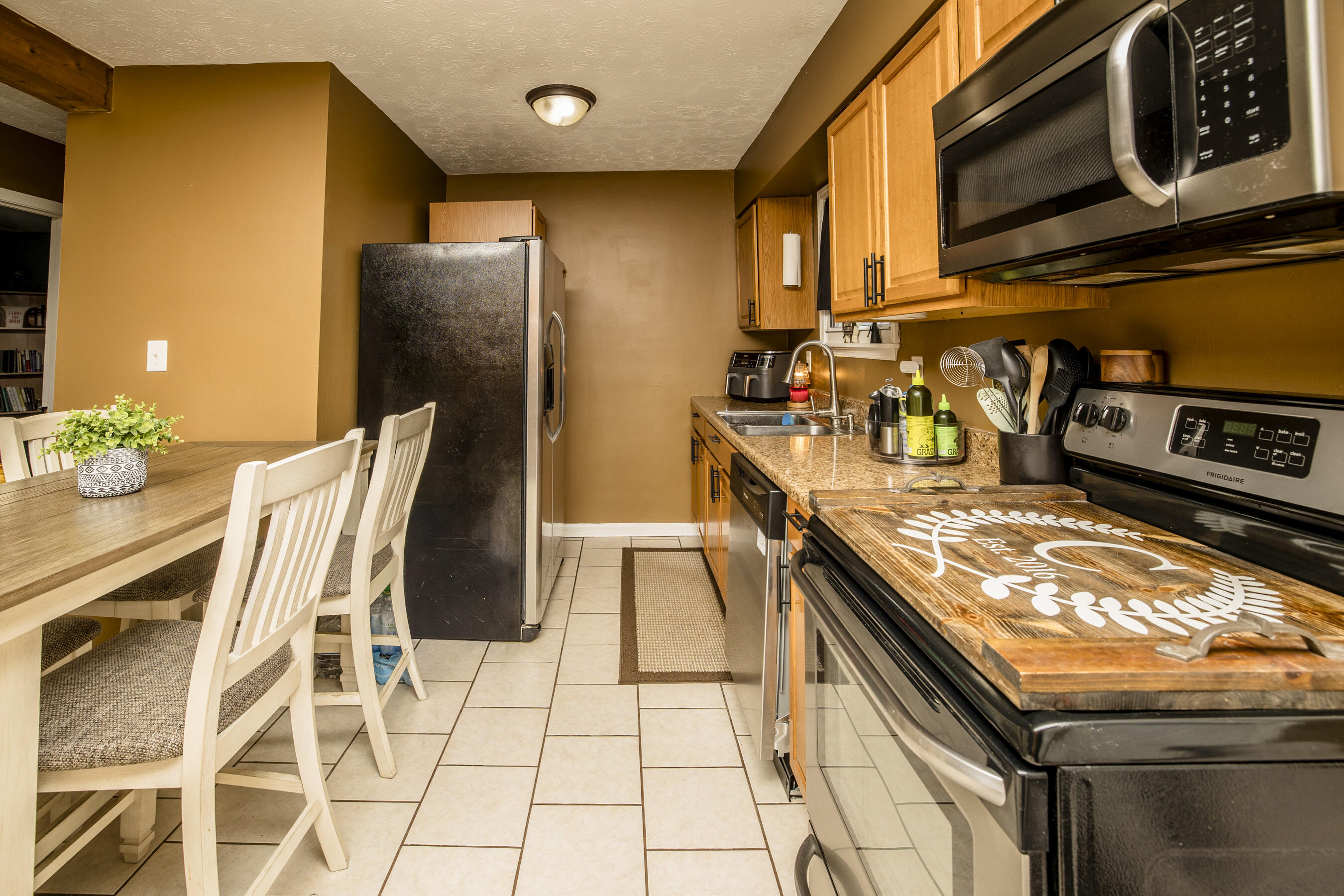 507 Foxwood Drive Property Photo 8