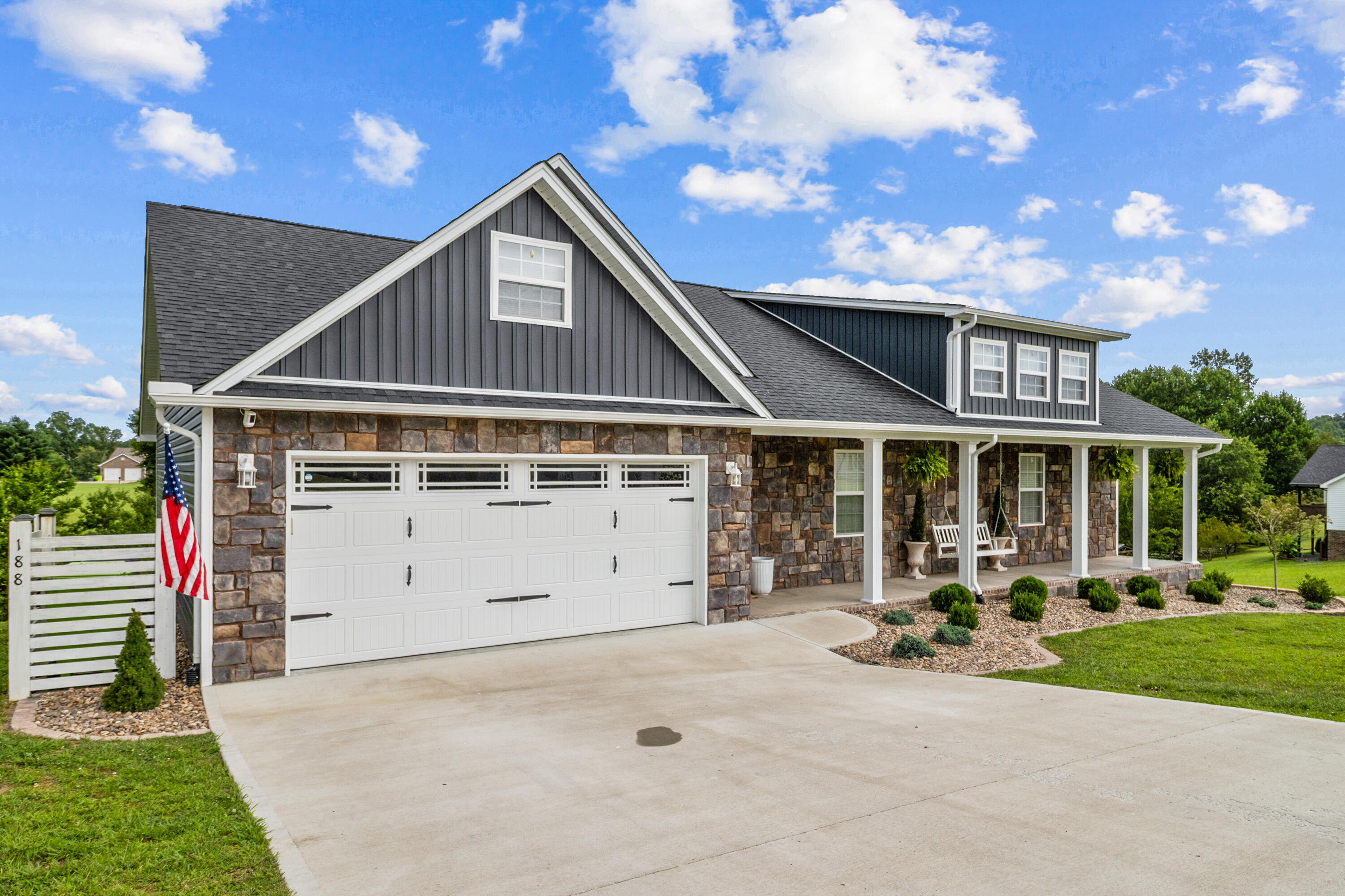 188 Cloyd Drive Property Photo 3