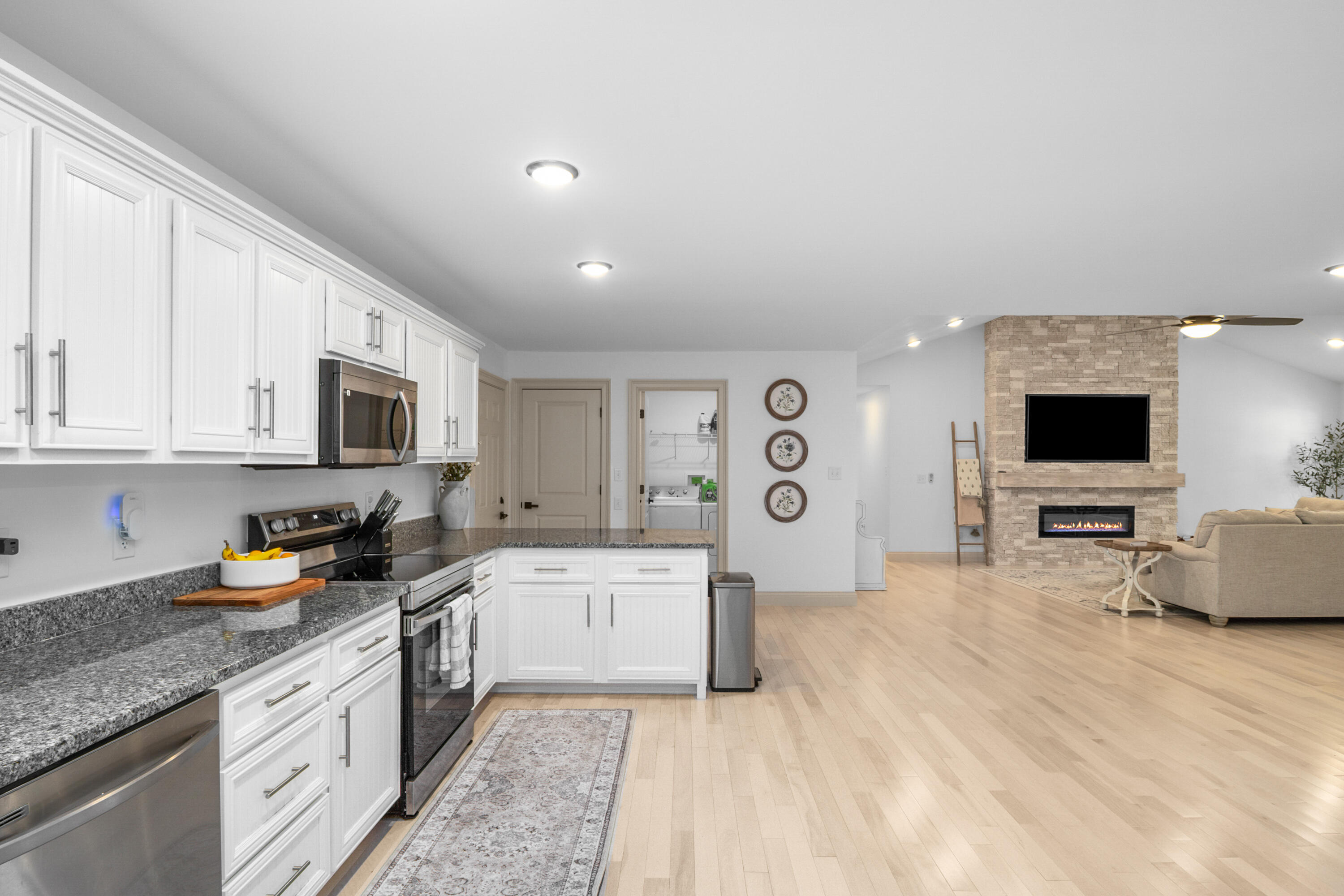 188 Cloyd Drive Property Photo 8