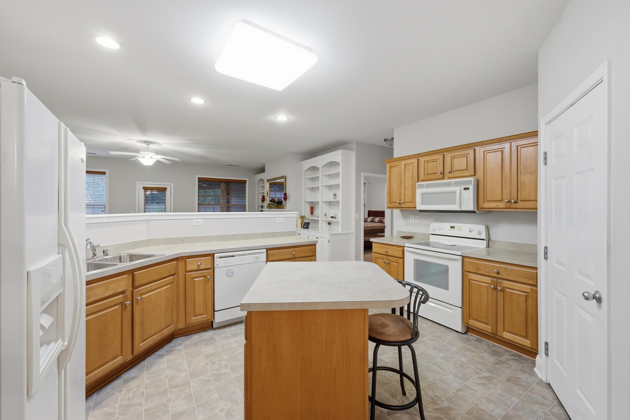 560 Southpoint Drive Property Photo 10