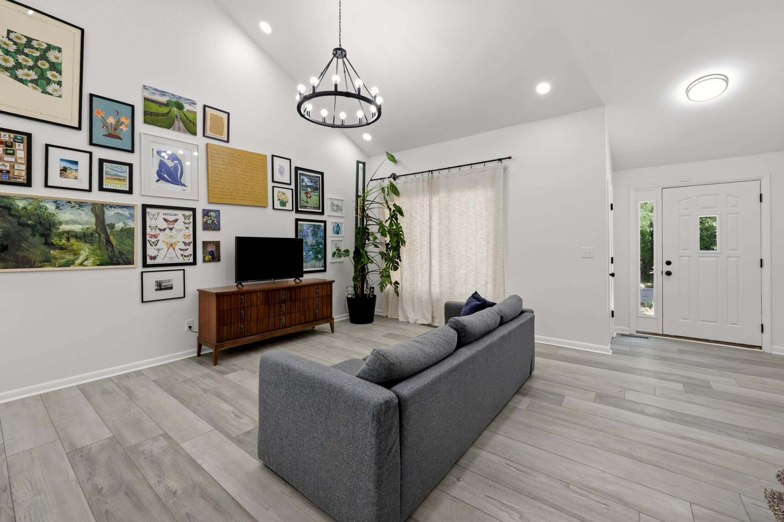 3512 Winding Drive Property Photo 4