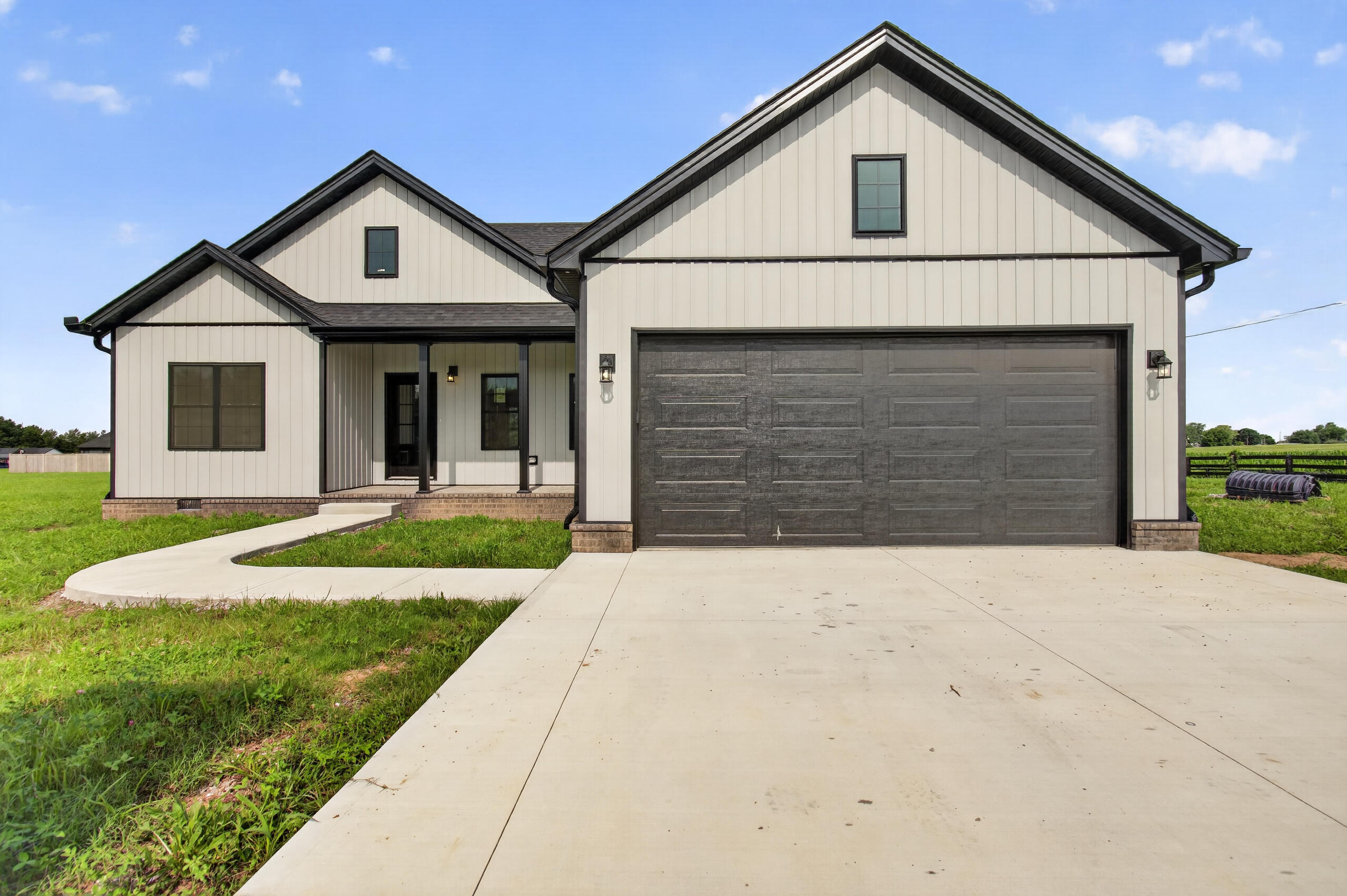 18 Evergreen Circle Property Photo 2