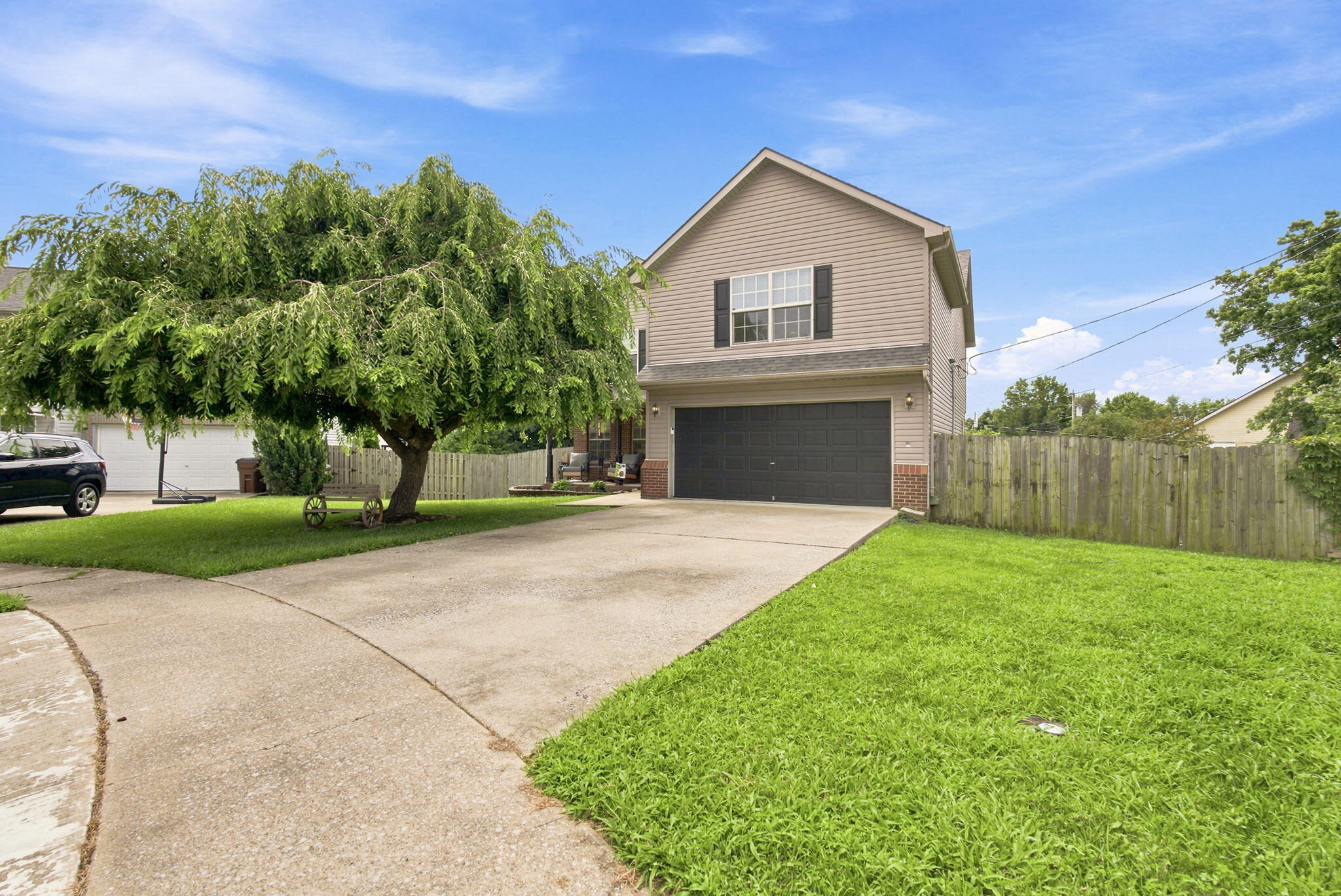 404 E Ridge Drive Property Photo 1