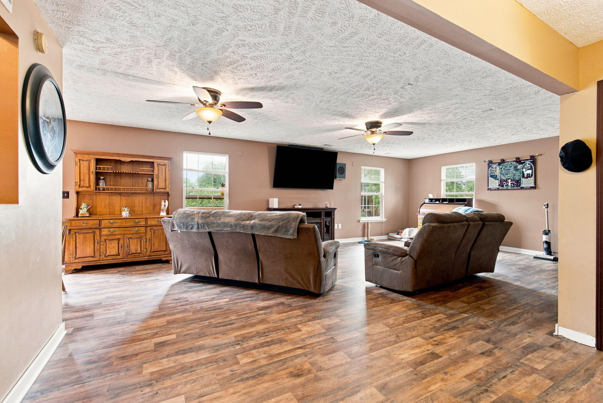 404 E Ridge Drive Property Photo 12