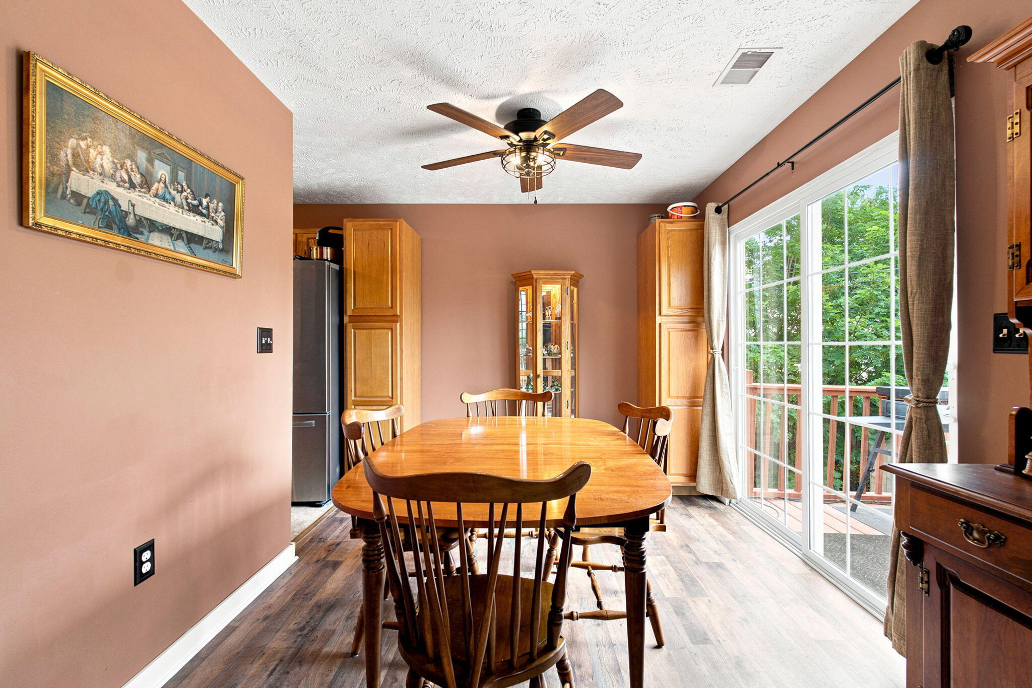 404 E Ridge Drive Property Photo 13