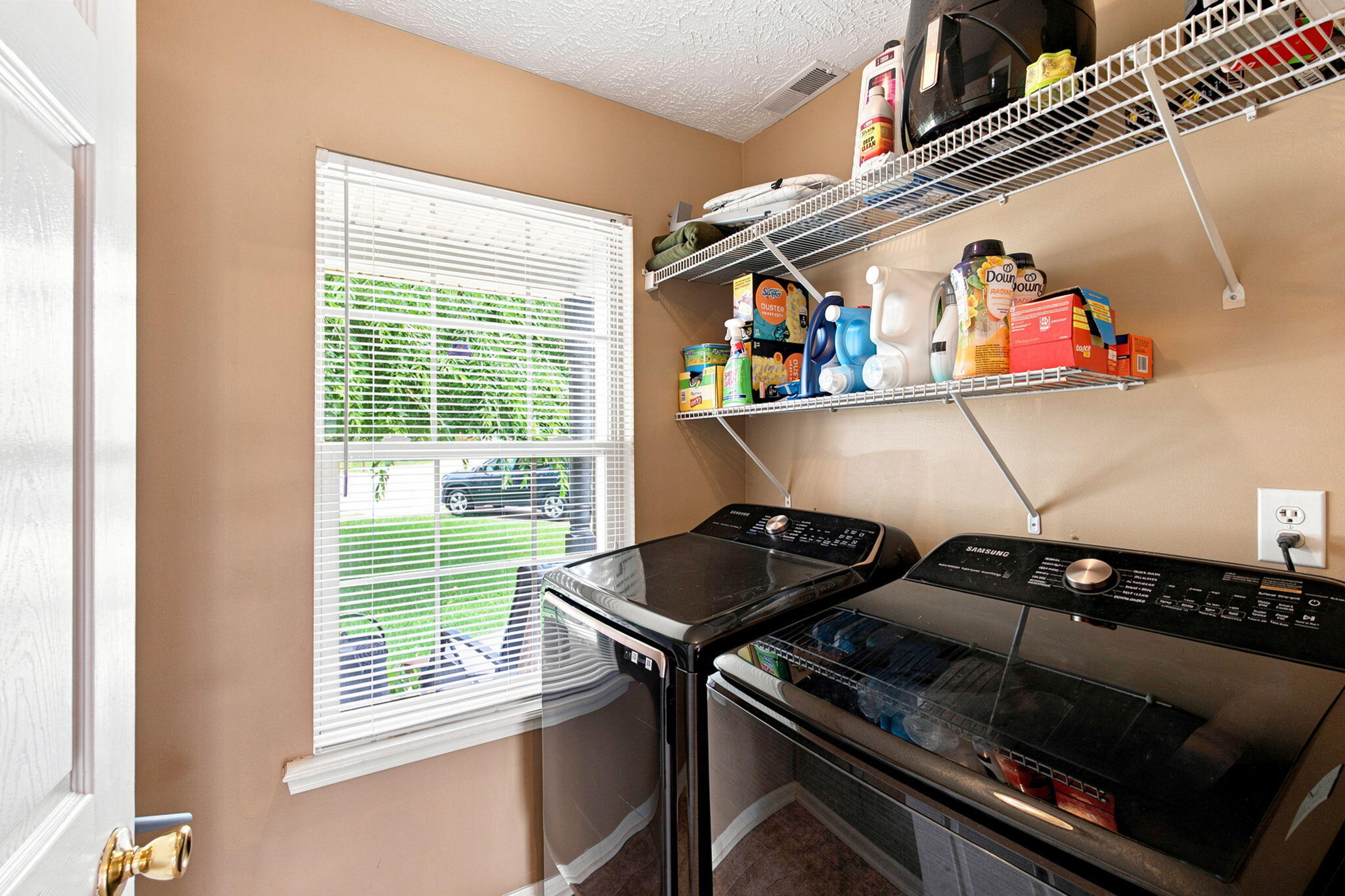 404 E Ridge Drive Property Photo 18