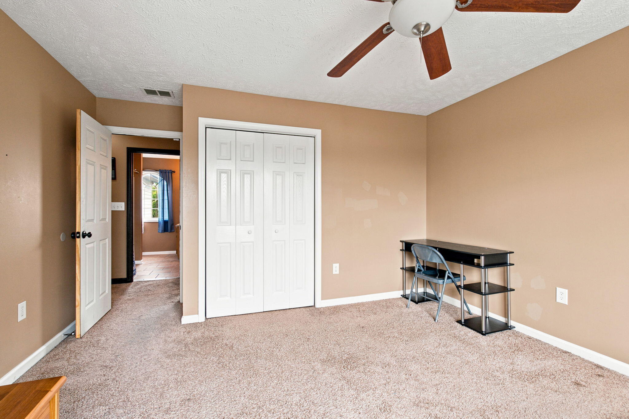 404 E Ridge Drive Property Photo 26