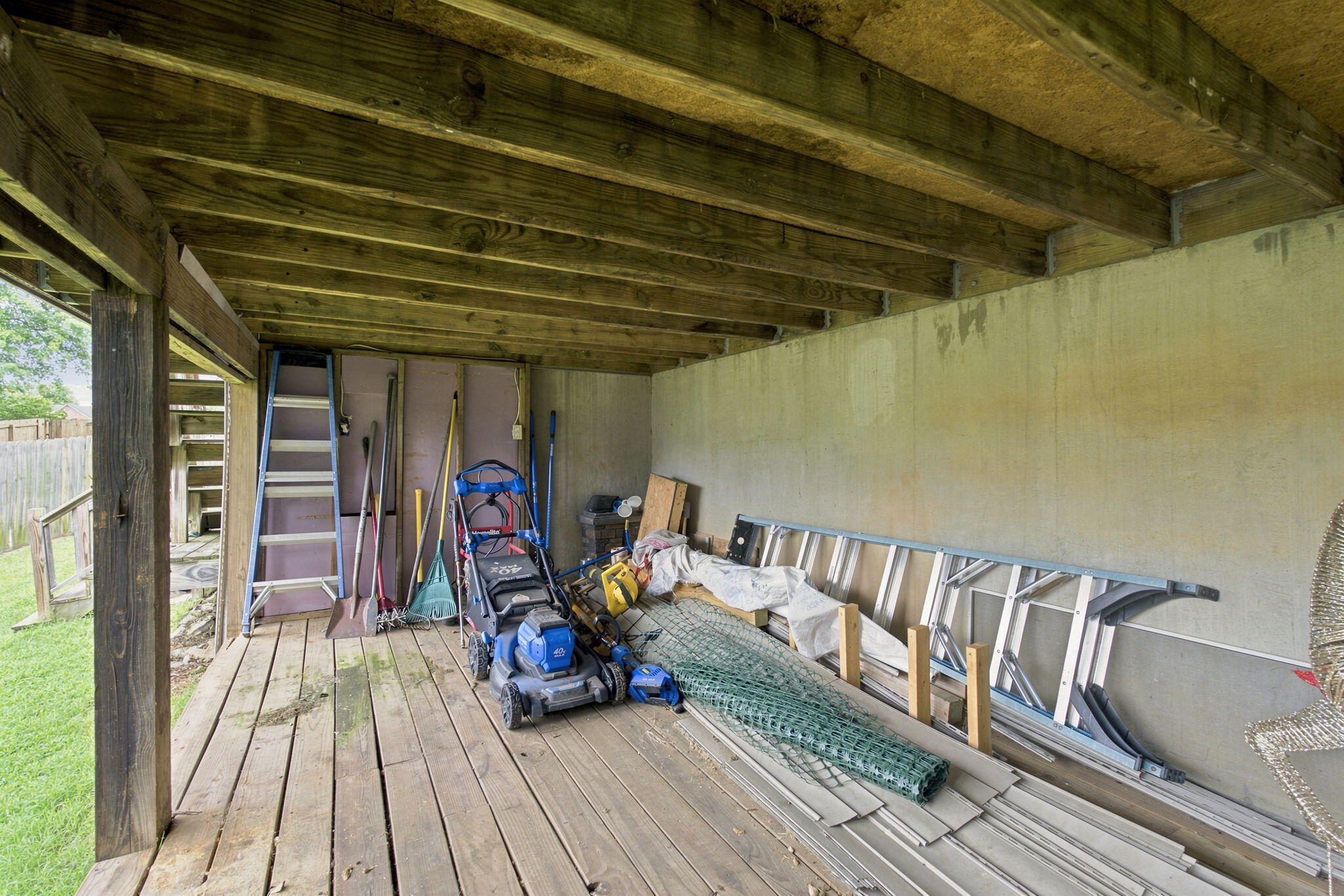 404 E Ridge Drive Property Photo 36