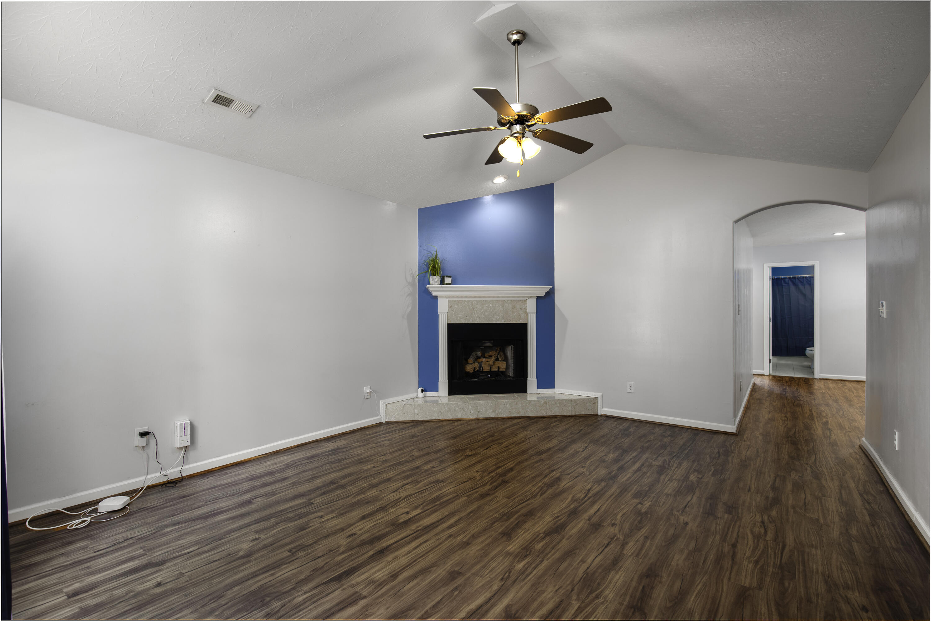 1140 Mountain Laurel Way Property Photo 5