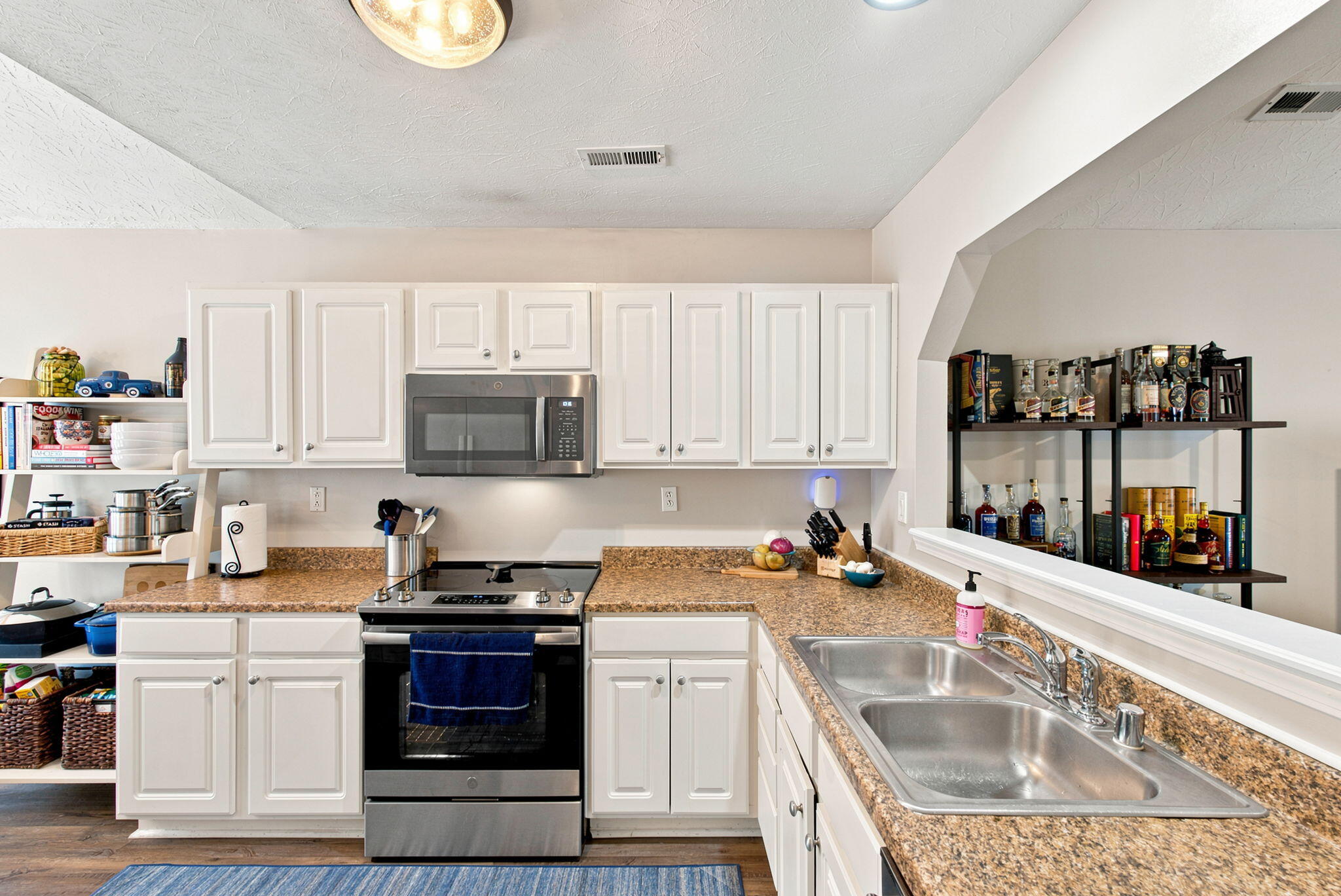 2724 Michelle Park Property Photo 12