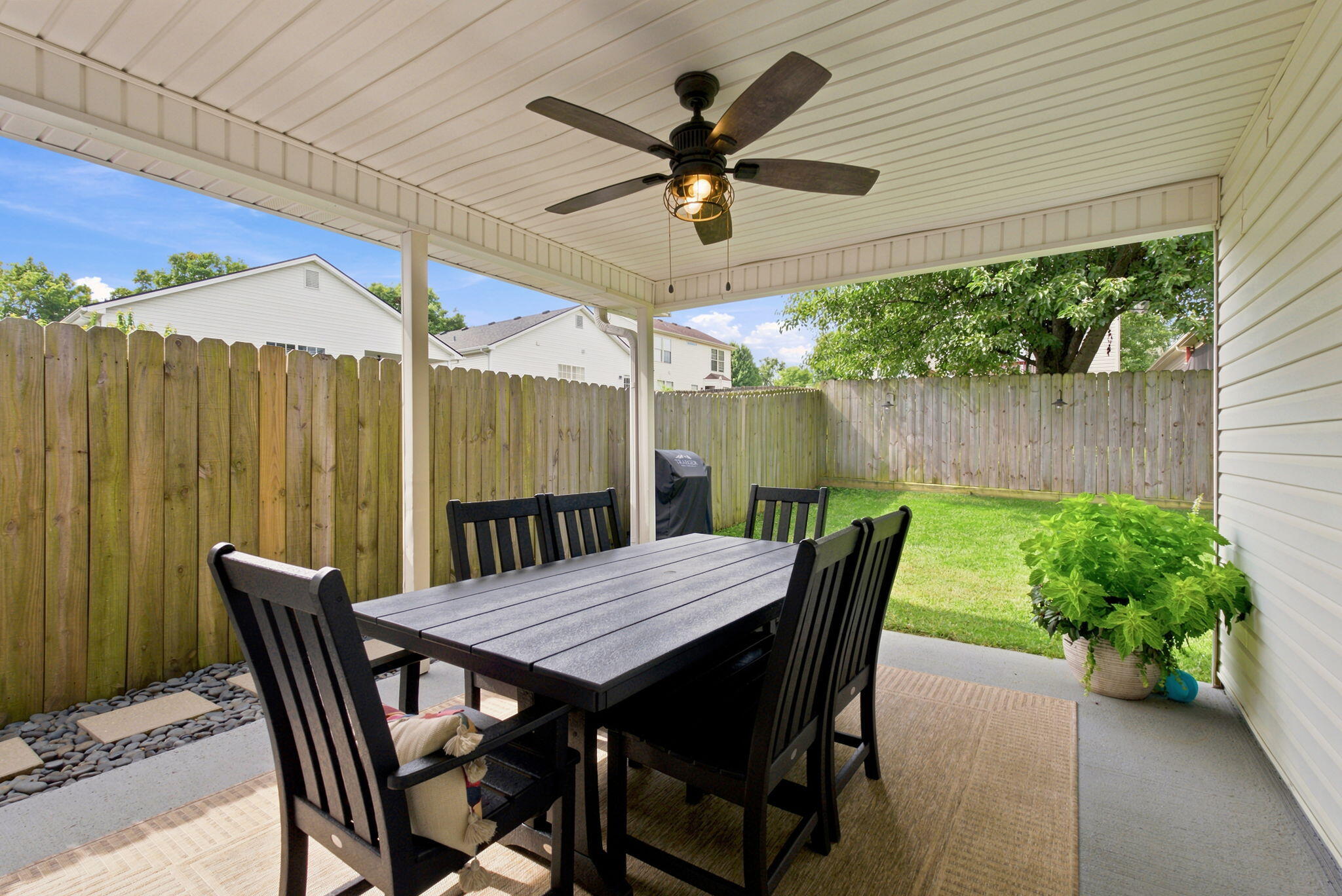 2724 Michelle Park Property Photo 29