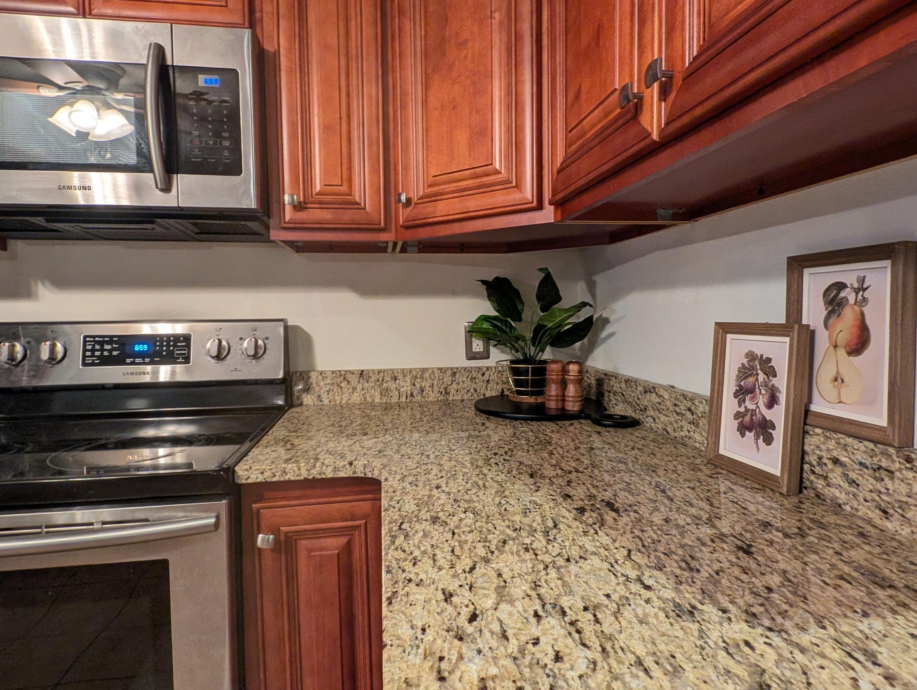 215 Glenn Court Property Photo 10