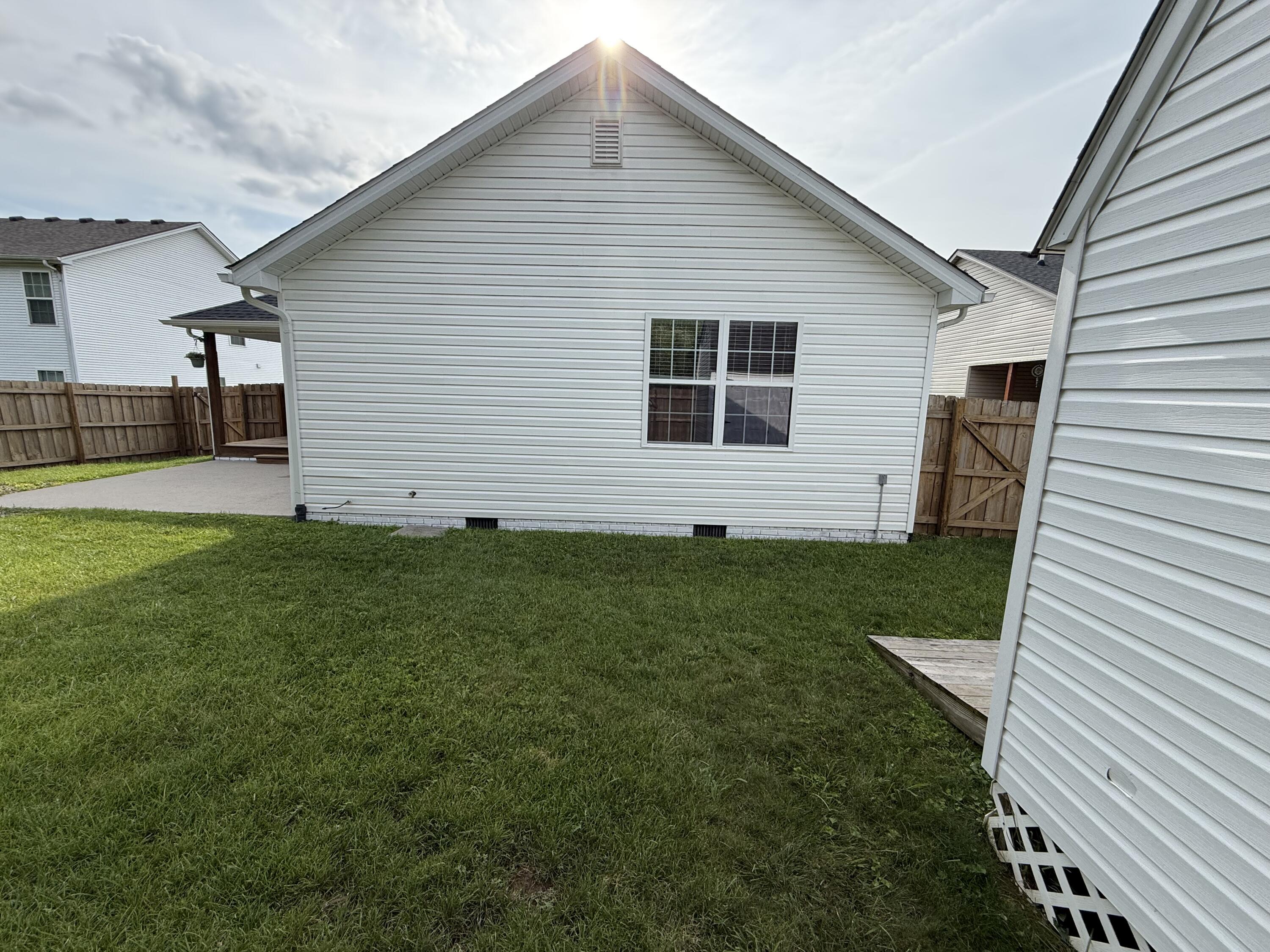 324 Oxford Circle Property Photo 4