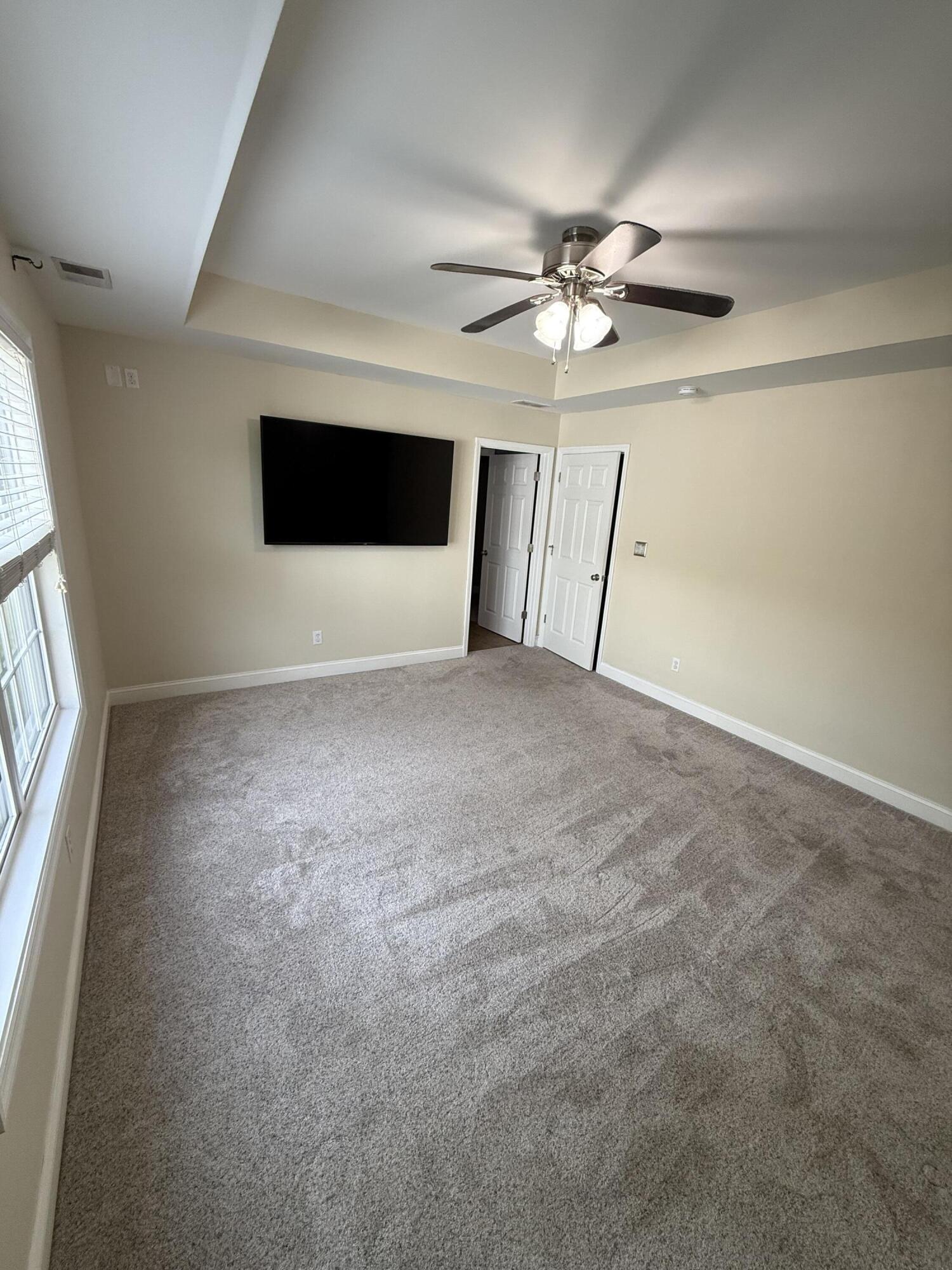 324 Oxford Circle Property Photo 12