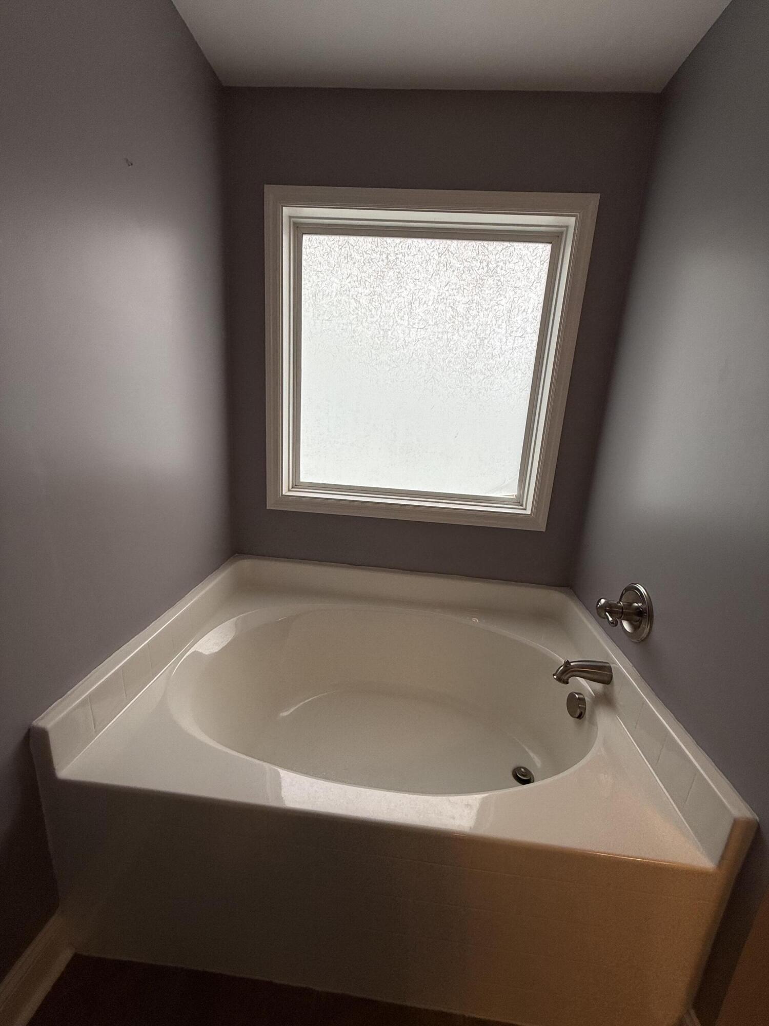324 Oxford Circle Property Photo 18