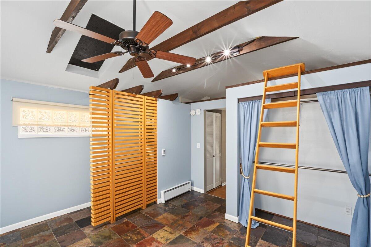 617 Shaw Lane Property Photo 11