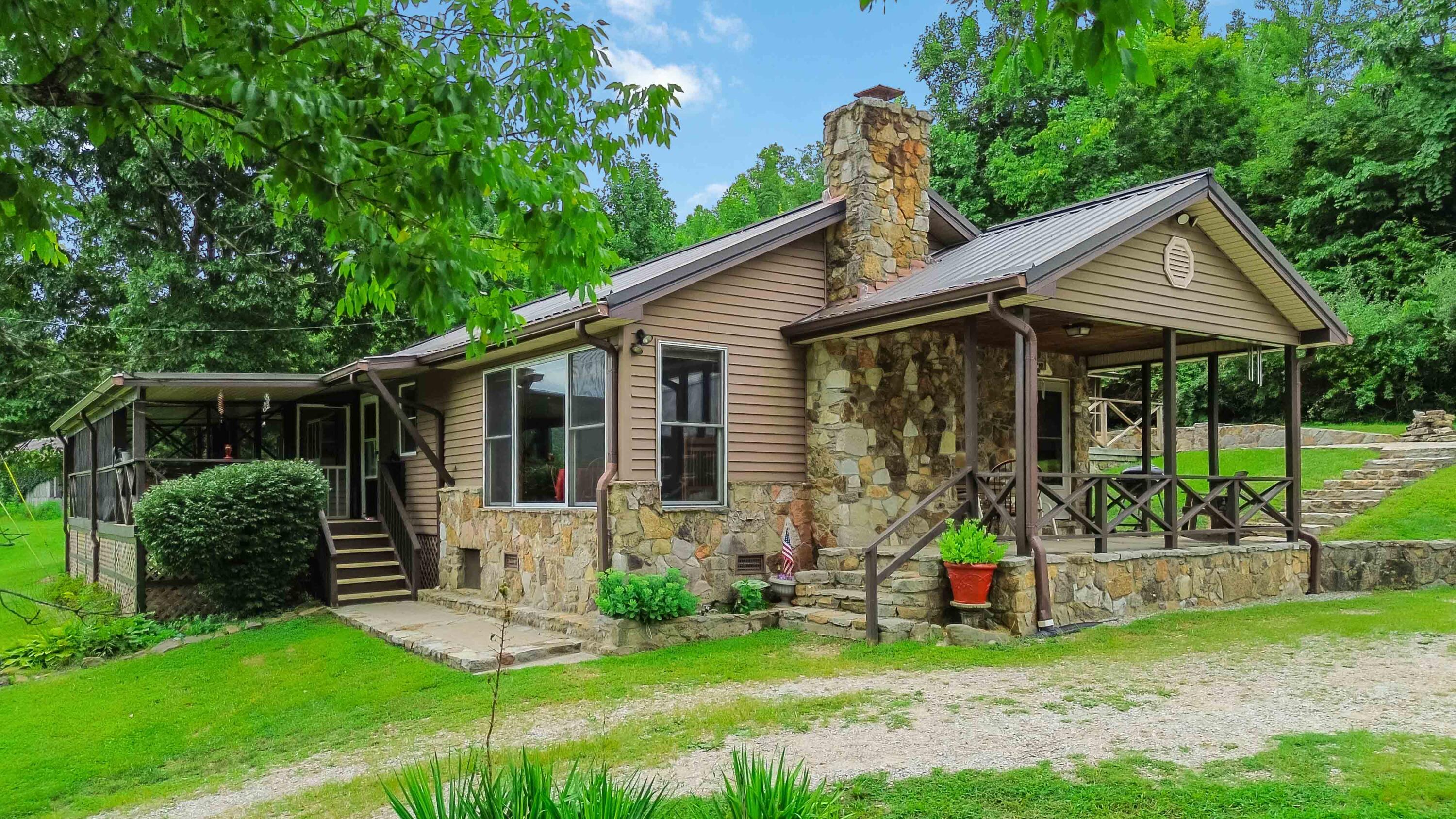 1651 Highway 1643 Property Photo 4