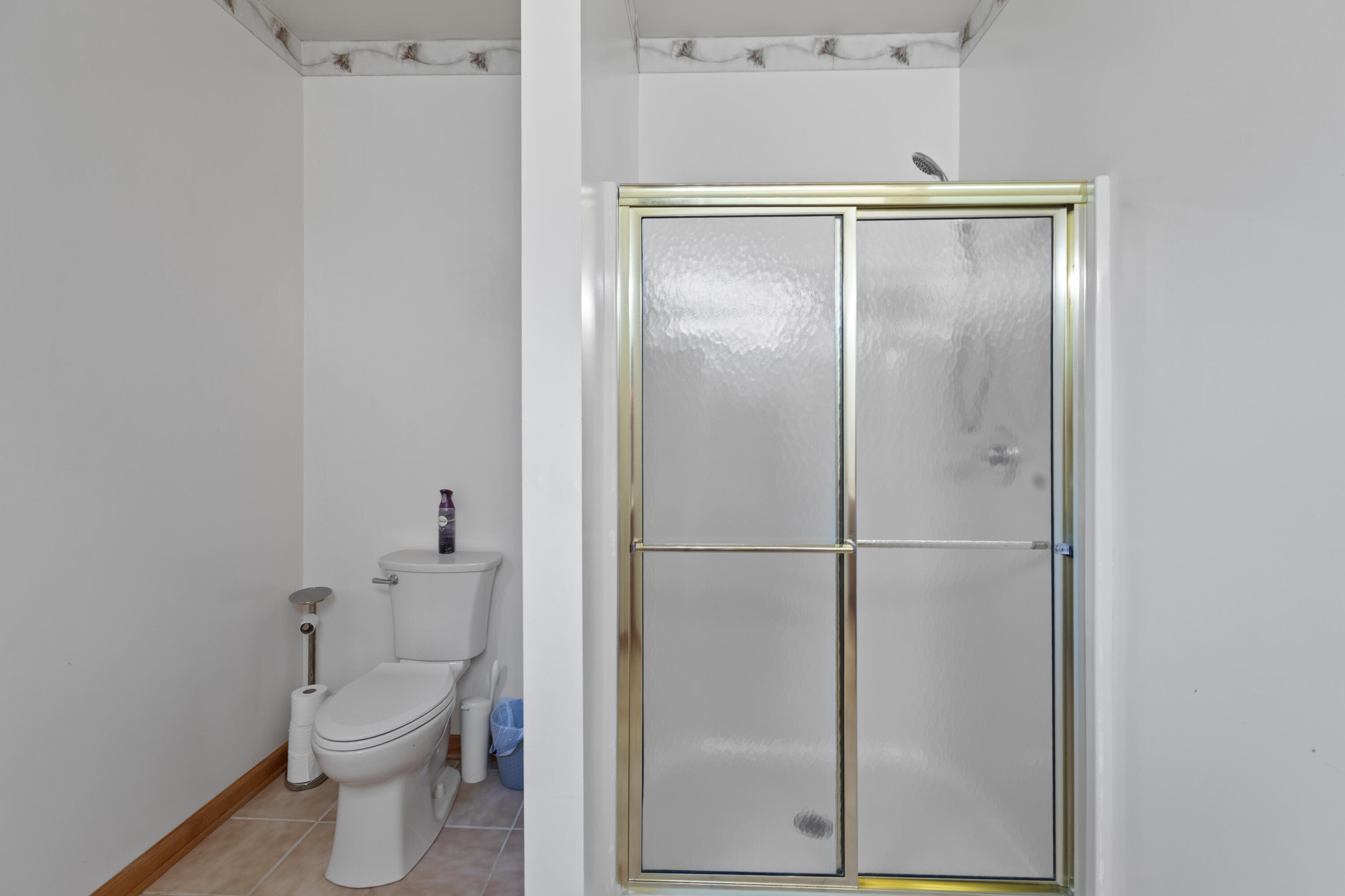 1221 Hawthorne Lane Property Photo 22