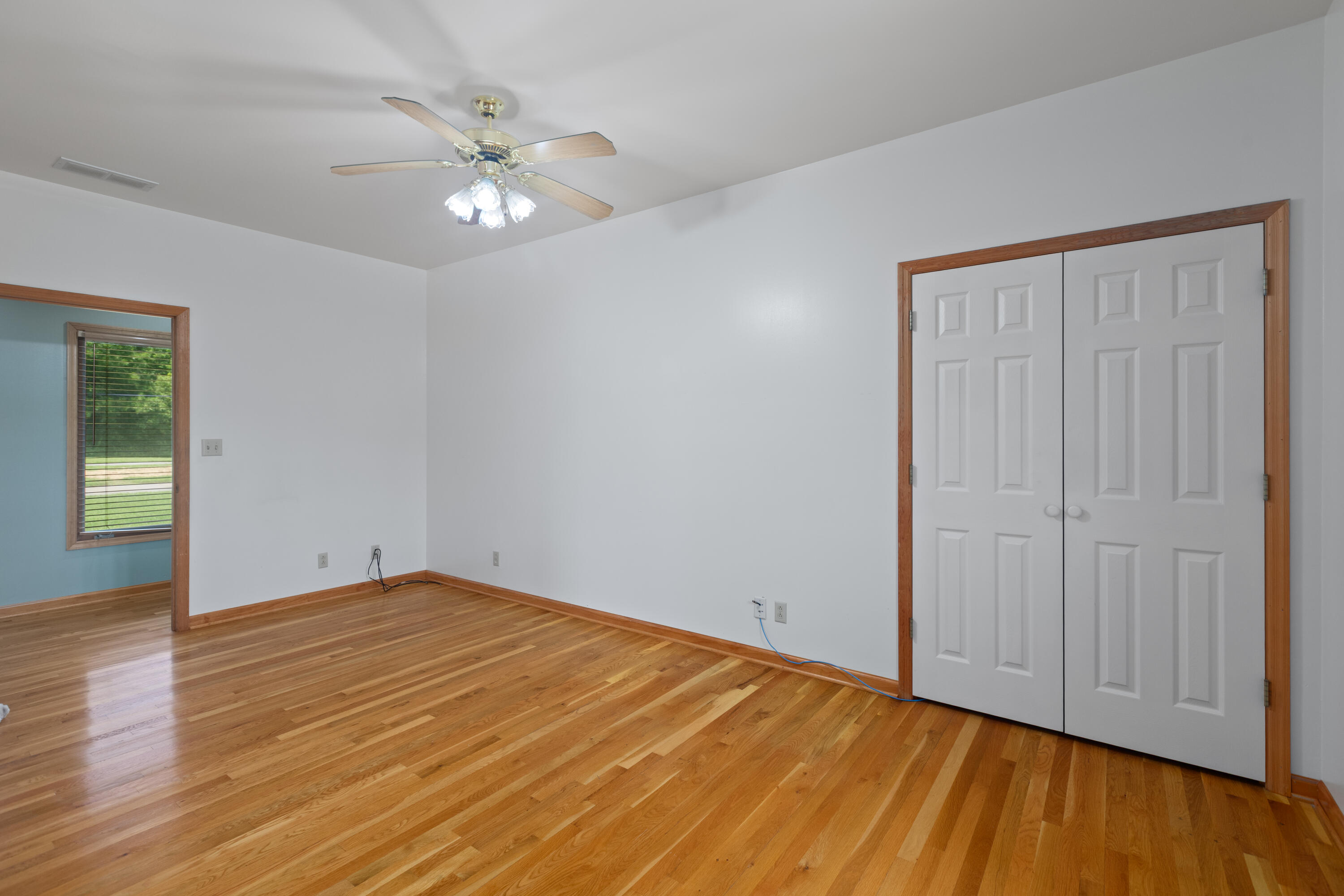 1221 Hawthorne Lane Property Photo 25