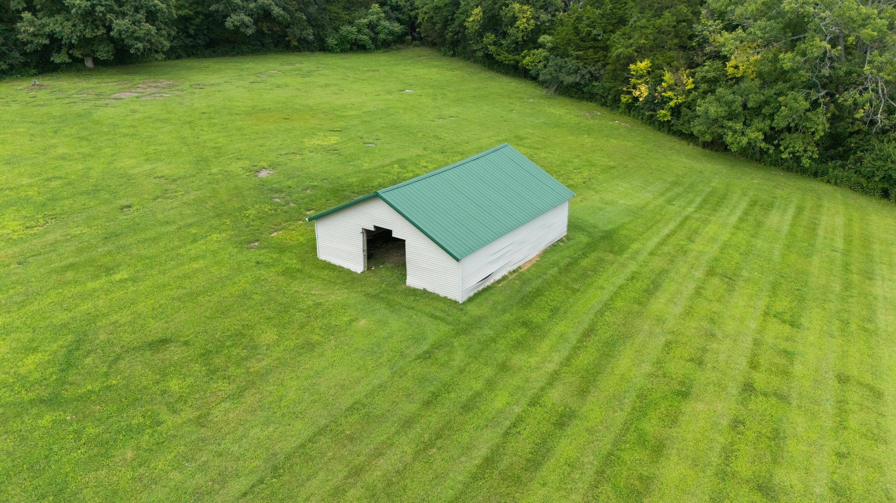 1221 Hawthorne Lane Property Photo 34
