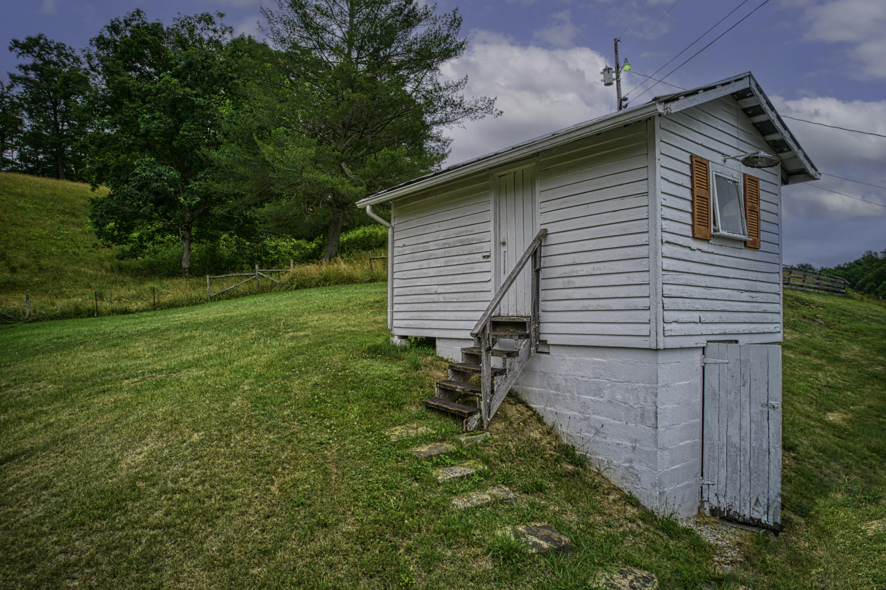 8228 Highway 705 Property Photo 7