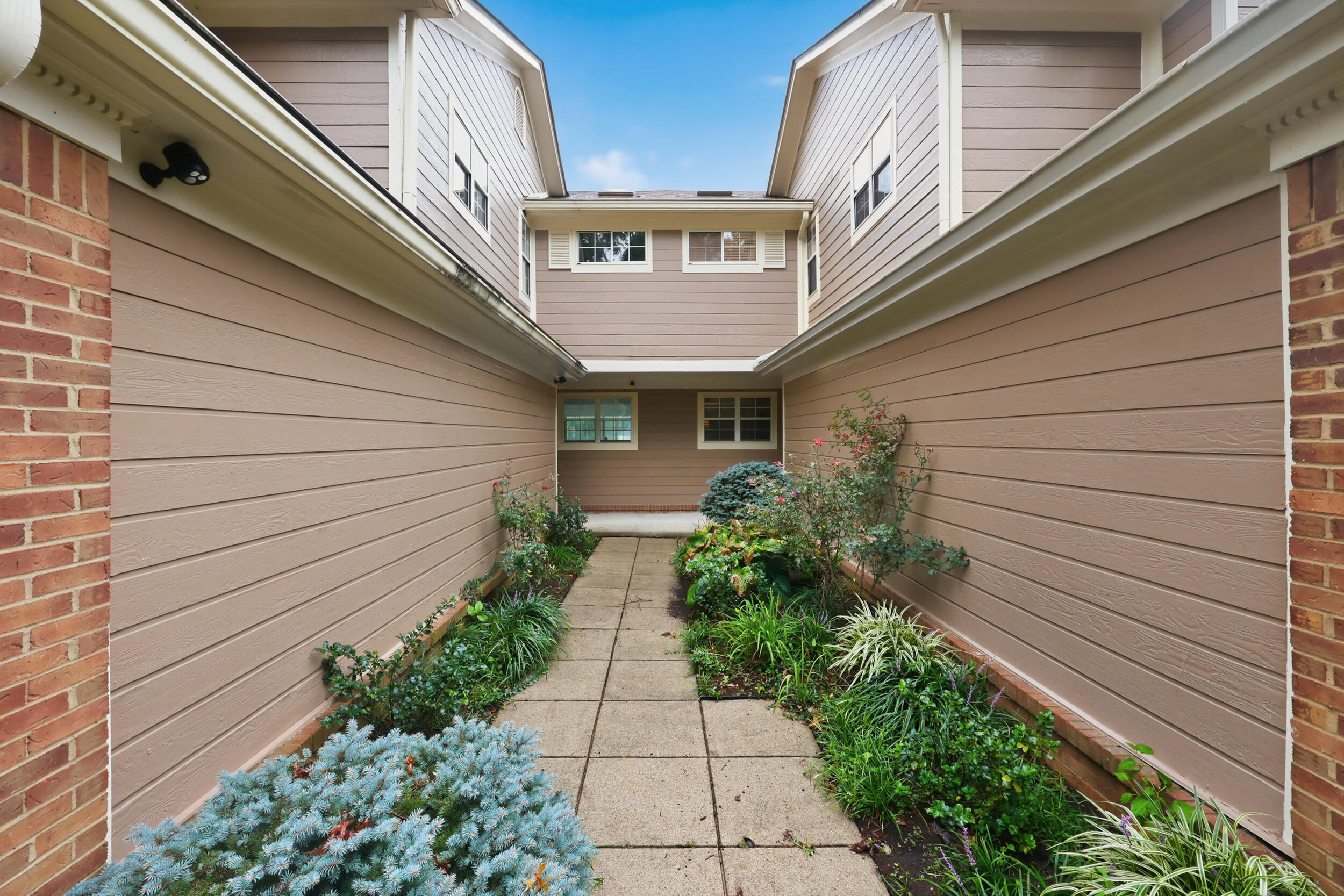 1851 Bridgestone Drive Property Photo 39