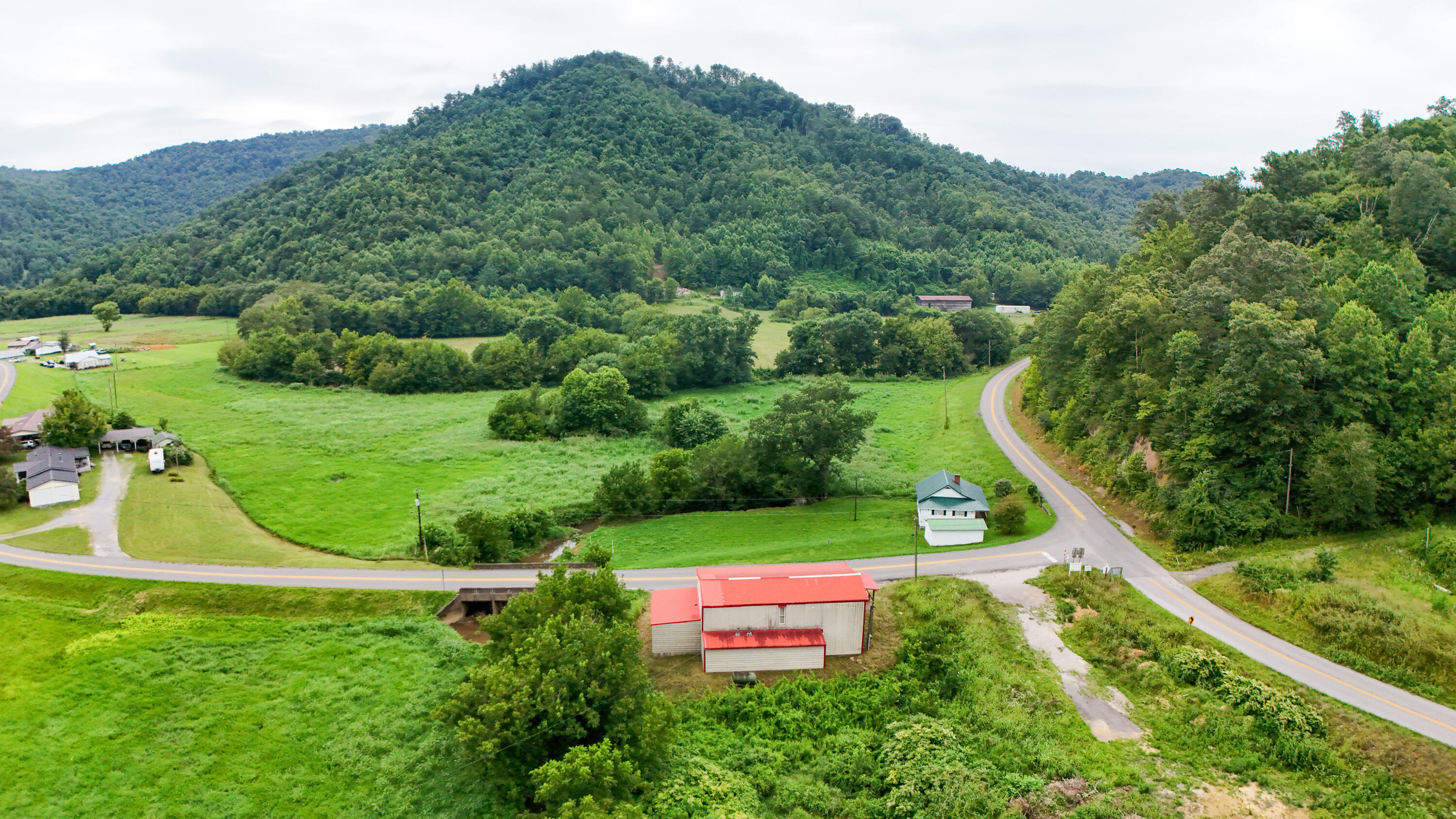 2085 Ky 718 Property Photo 4