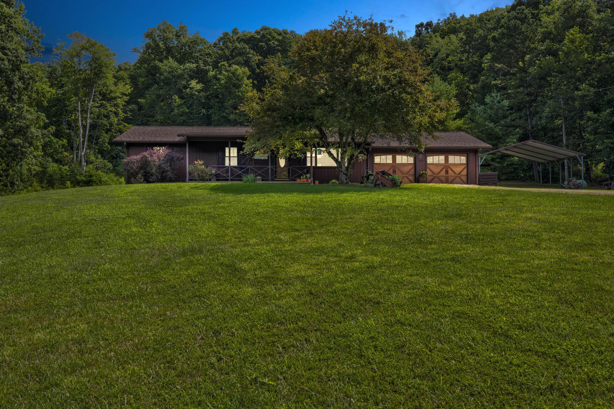 3425 Ky-986 Property Photo 1