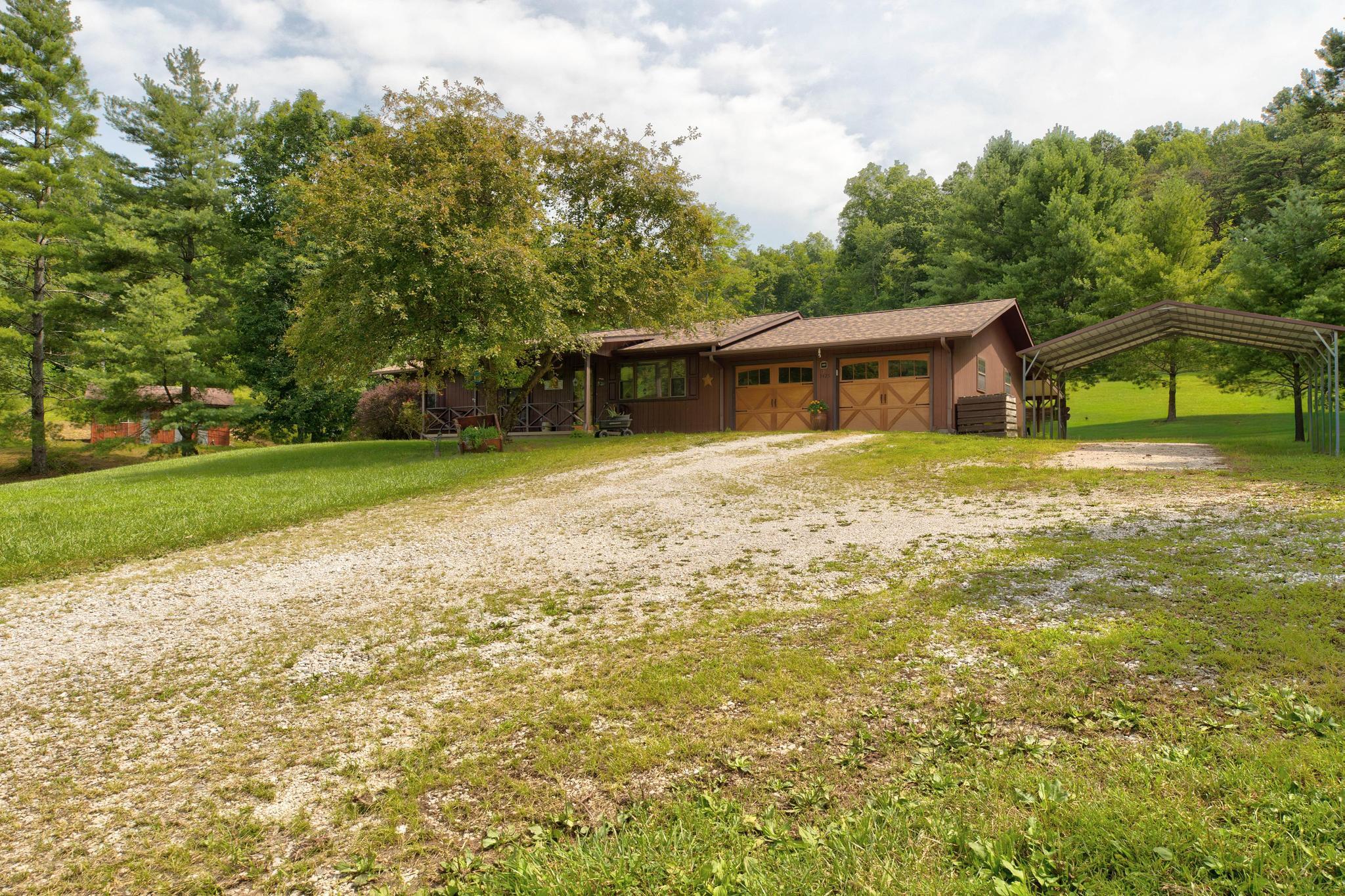 3425 Ky-986 Property Photo 4