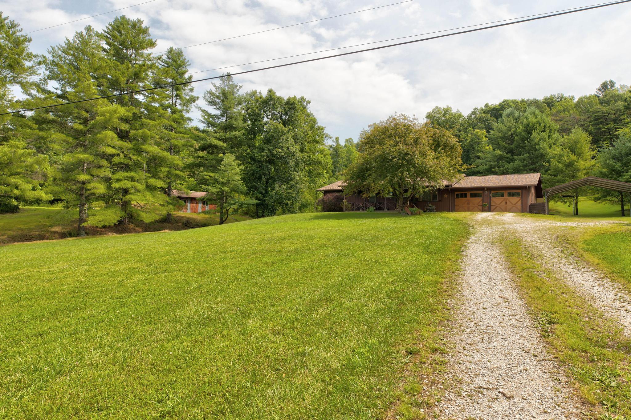 3425 Ky-986 Property Photo 5