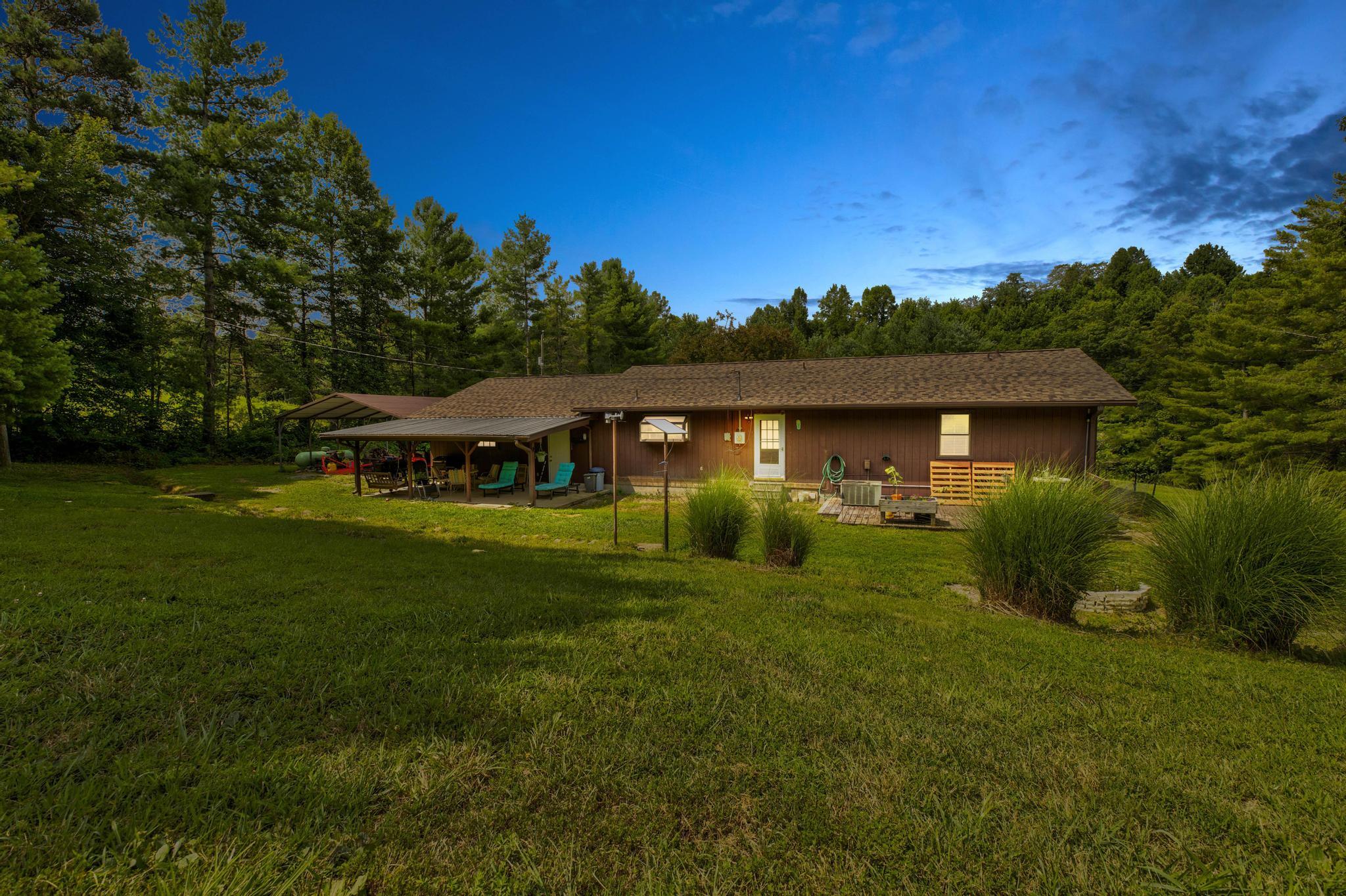3425 Ky-986 Property Photo 10