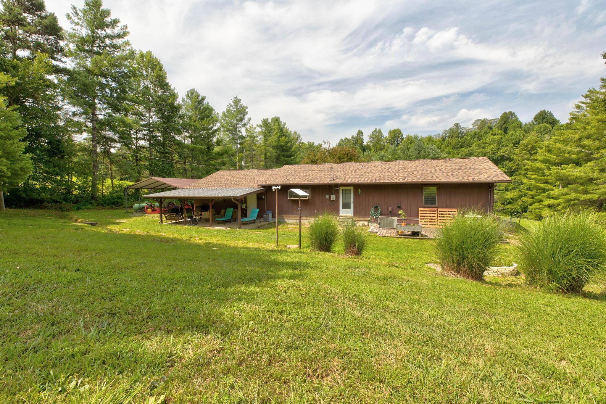 3425 Ky-986 Property Photo 12