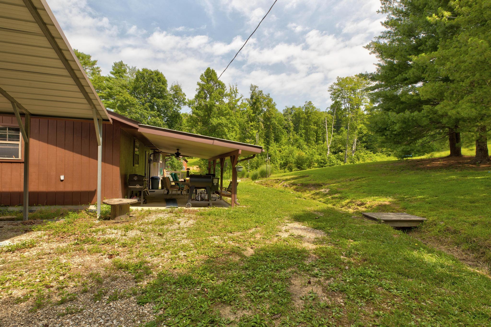 3425 Ky-986 Property Photo 14