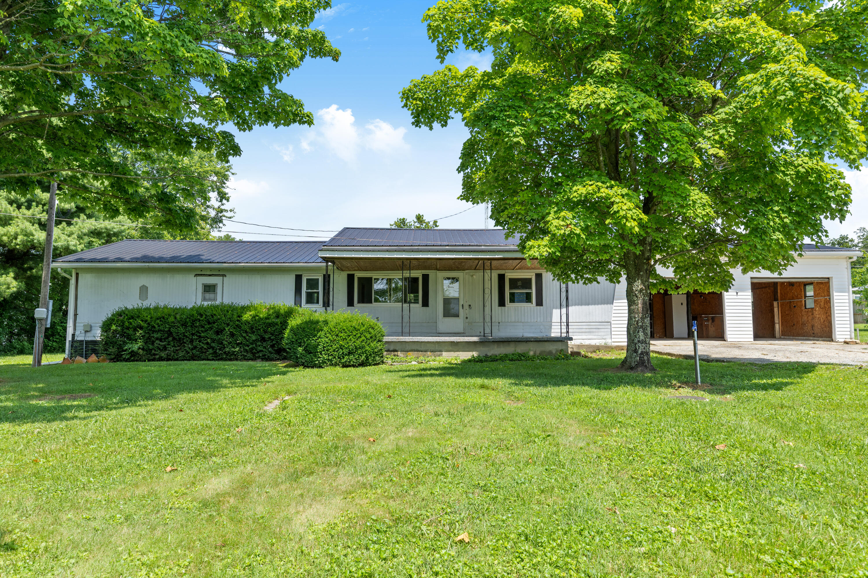 7911 Morehead Road Property Photo 3
