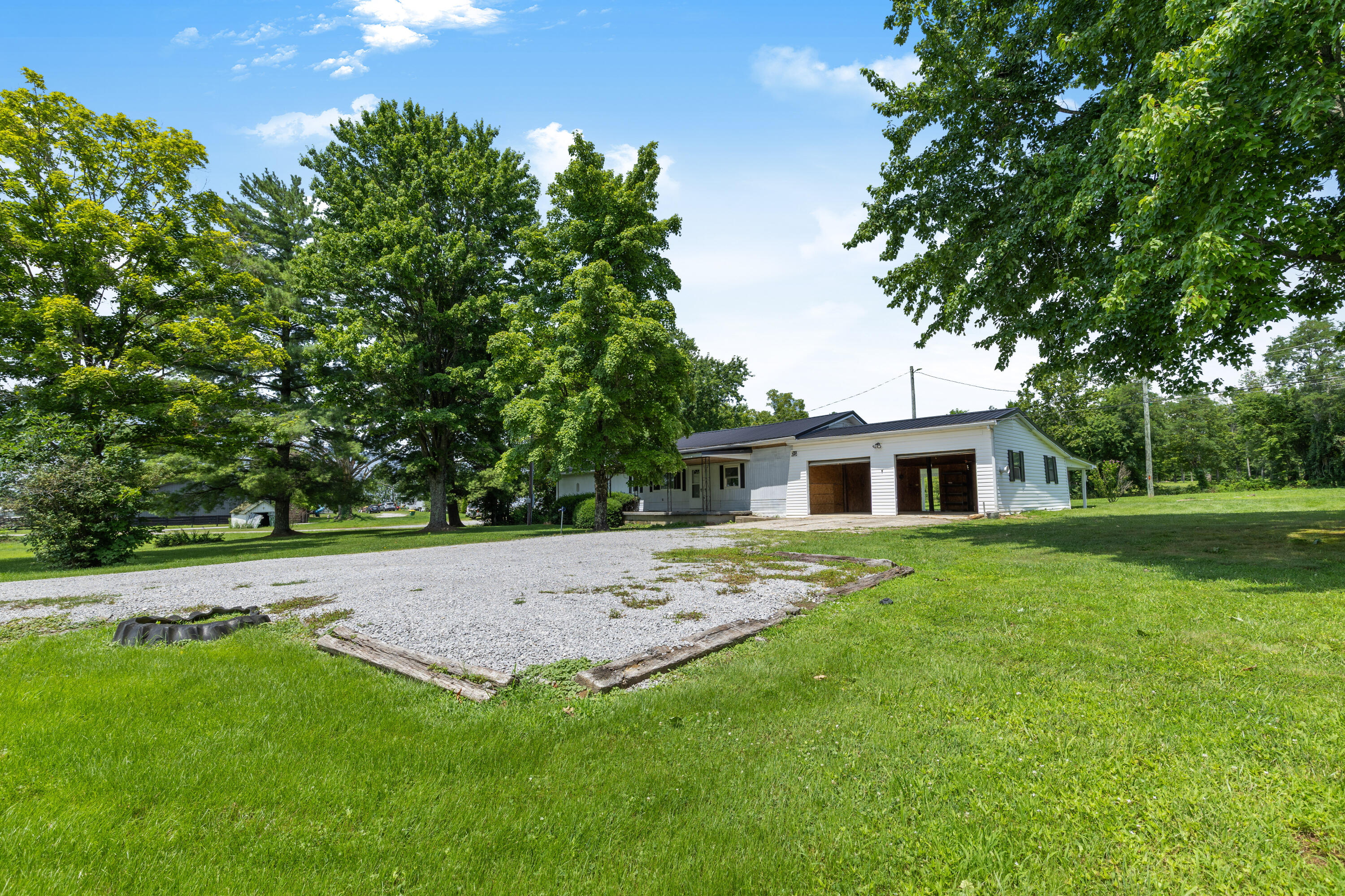 7911 Morehead Road Property Photo 5