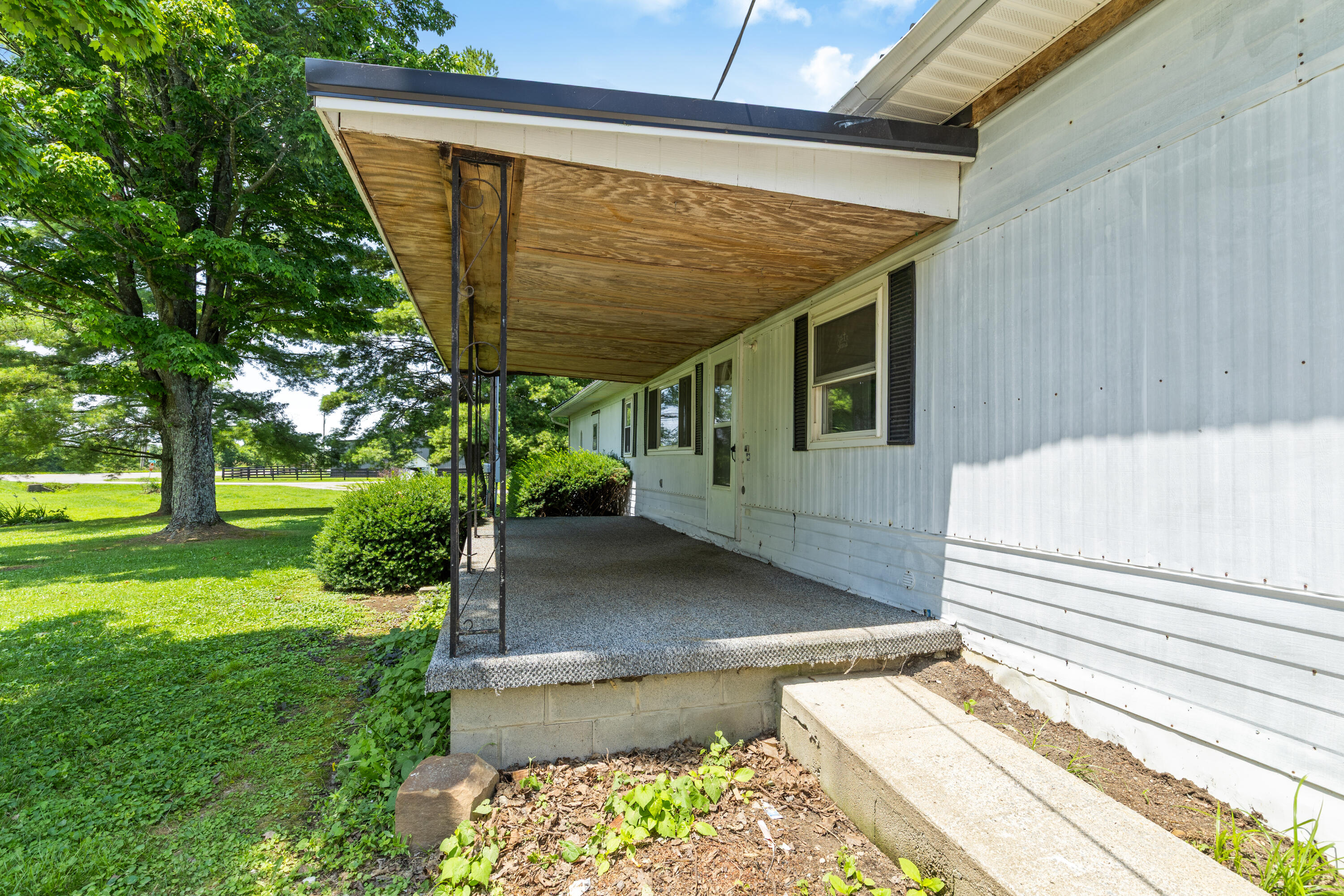 7911 Morehead Road Property Photo 7
