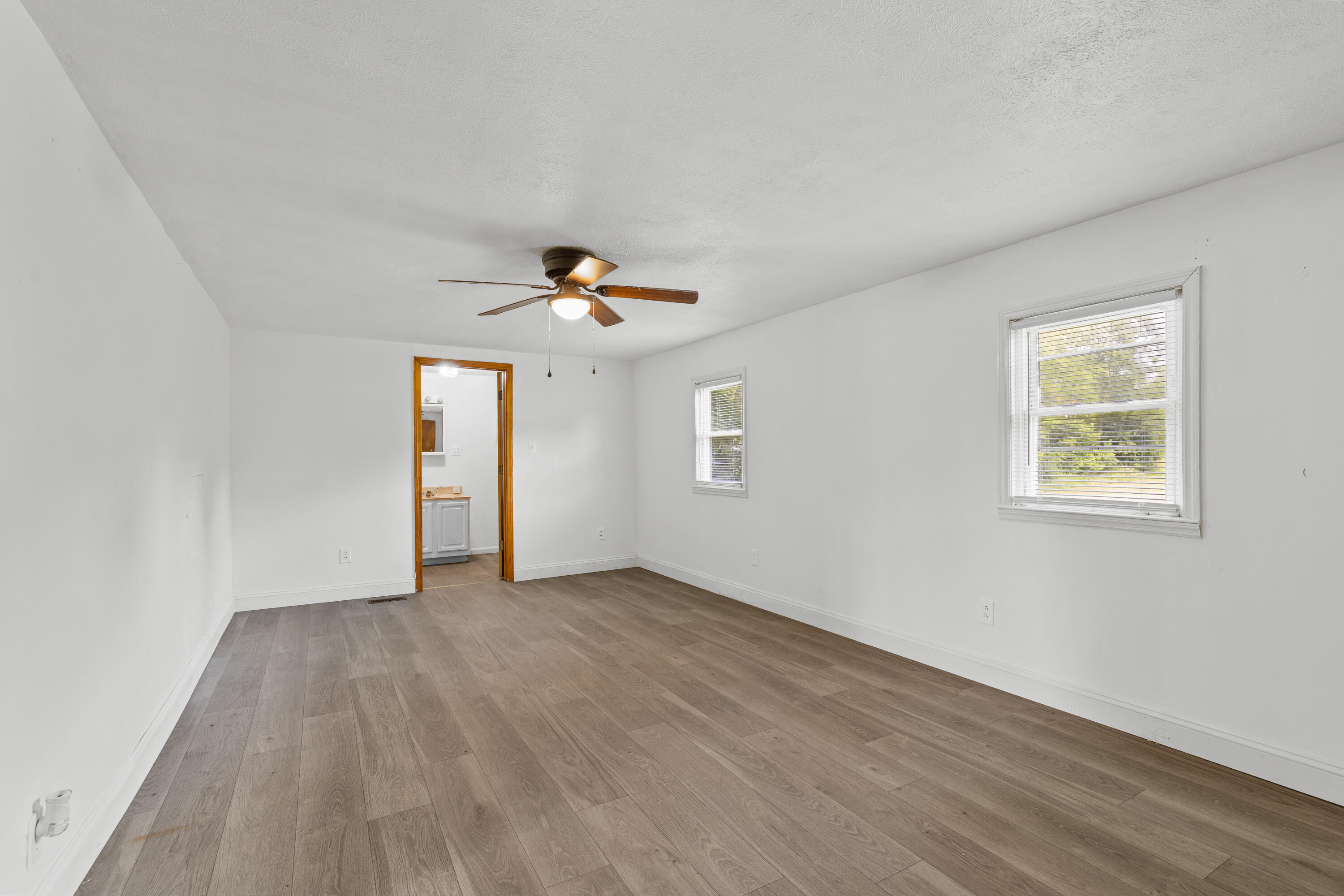 7911 Morehead Road Property Photo 18