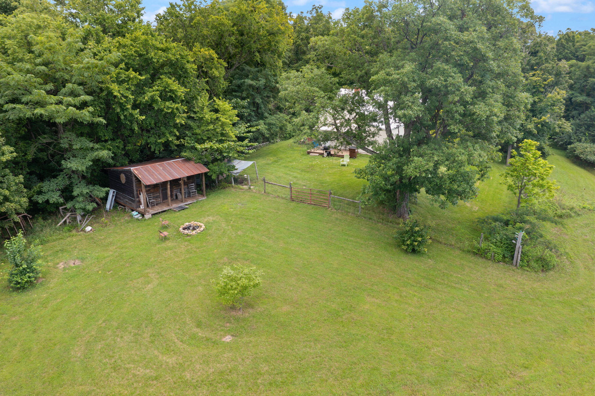 400 N Dividing Ridge Road Property Photo 9