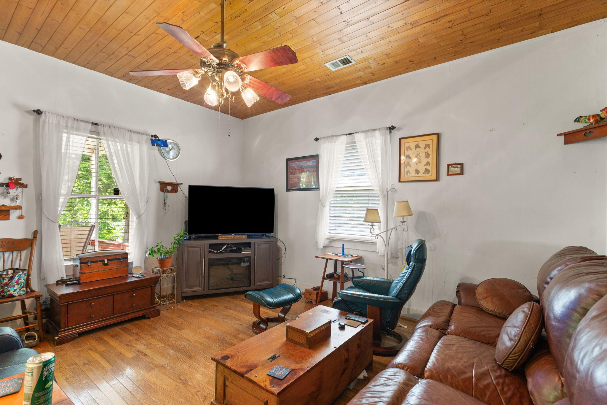 400 N Dividing Ridge Road Property Photo 6
